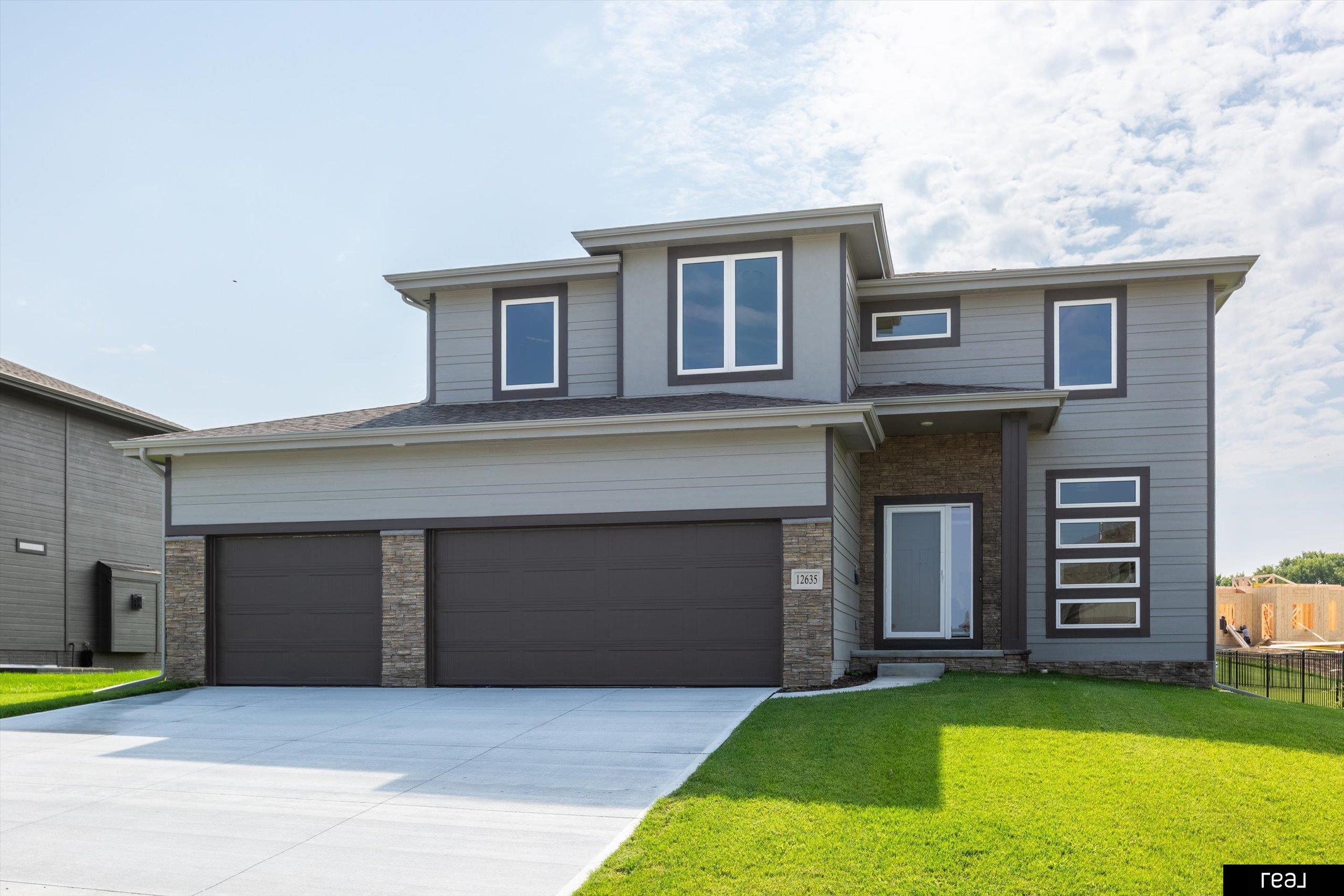 Papillion, Nebraska 68138, United States, 4 Bedrooms Bedrooms, ,2 BathroomsBathrooms,Residential,Active,204310