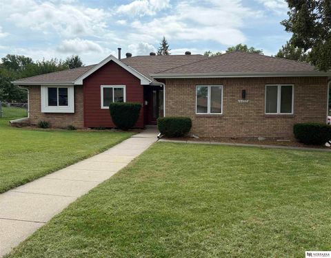 Photo of 4433 Frederick Street, Omaha, NE 68105 (MLS # 22527051)