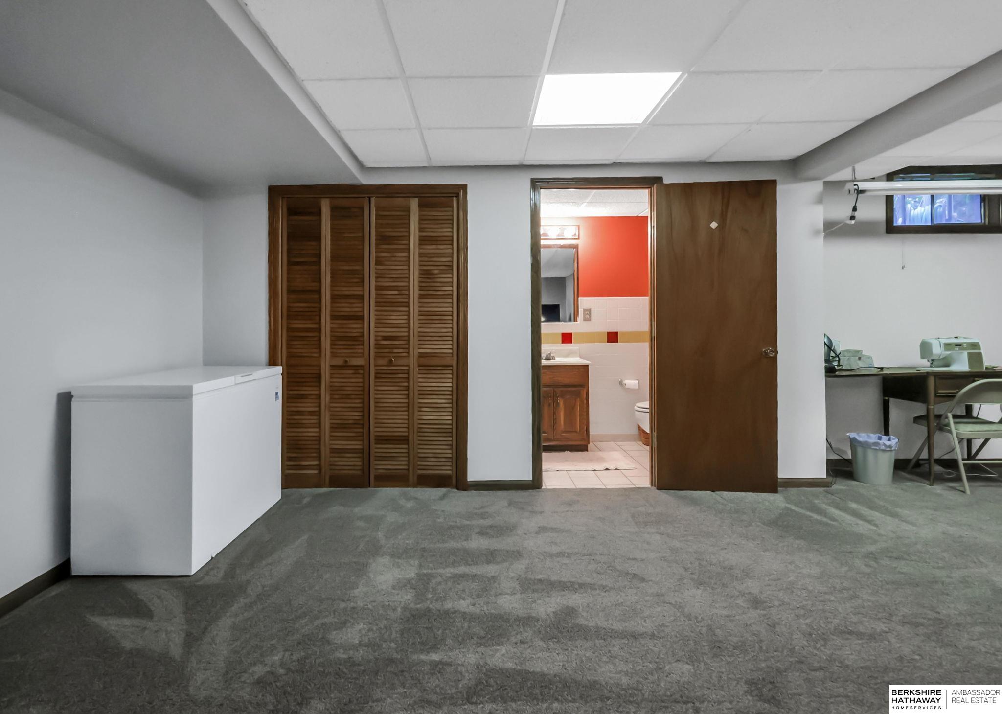 Omaha, Nebraska 68154, United States, 3 Bedrooms Bedrooms, ,2 BathroomsBathrooms,Residential,Pending,228536