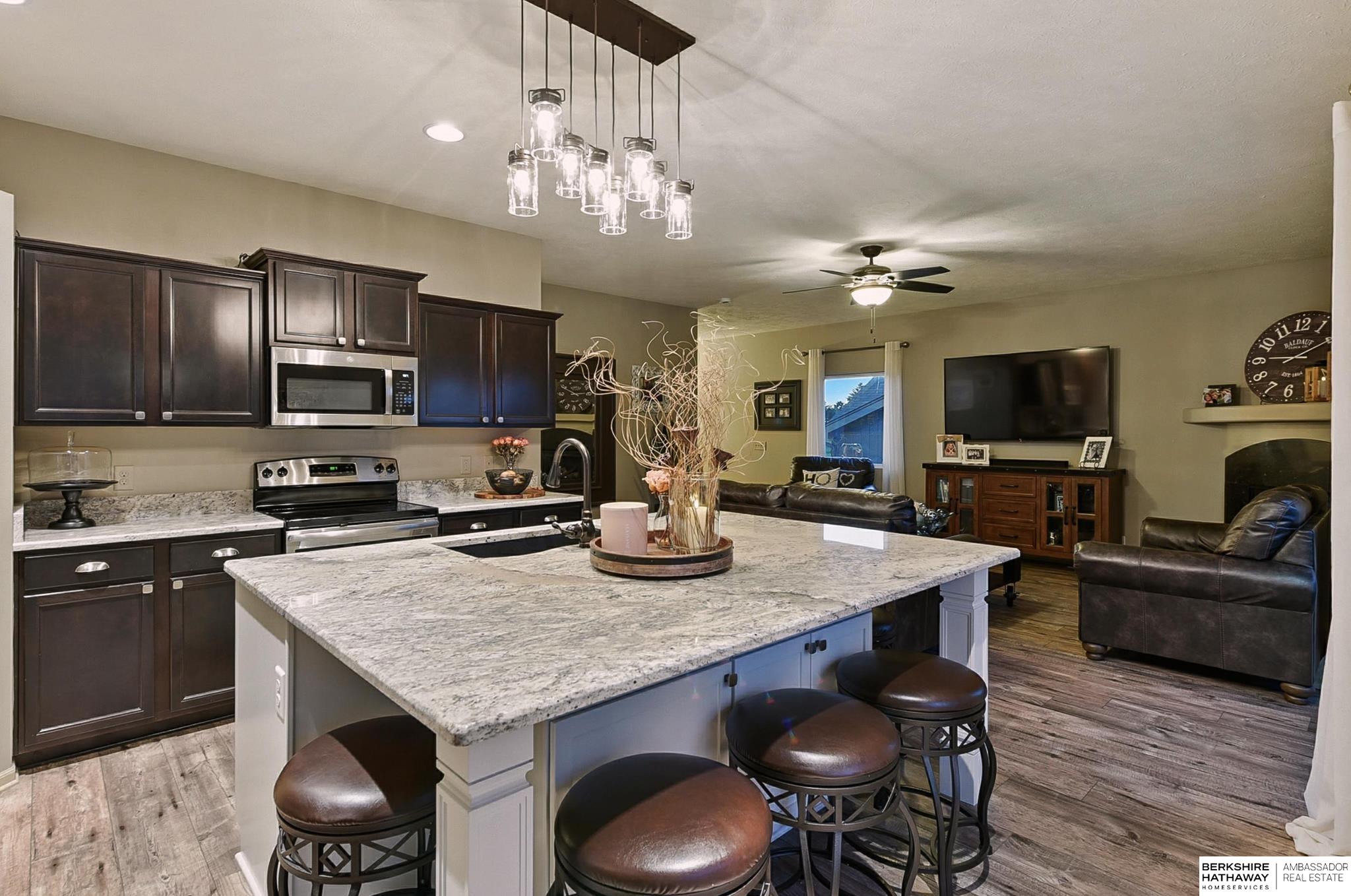 Omaha, Nebraska 68164, United States, 3 Bedrooms Bedrooms, ,2 BathroomsBathrooms,Residential,Pending,187522