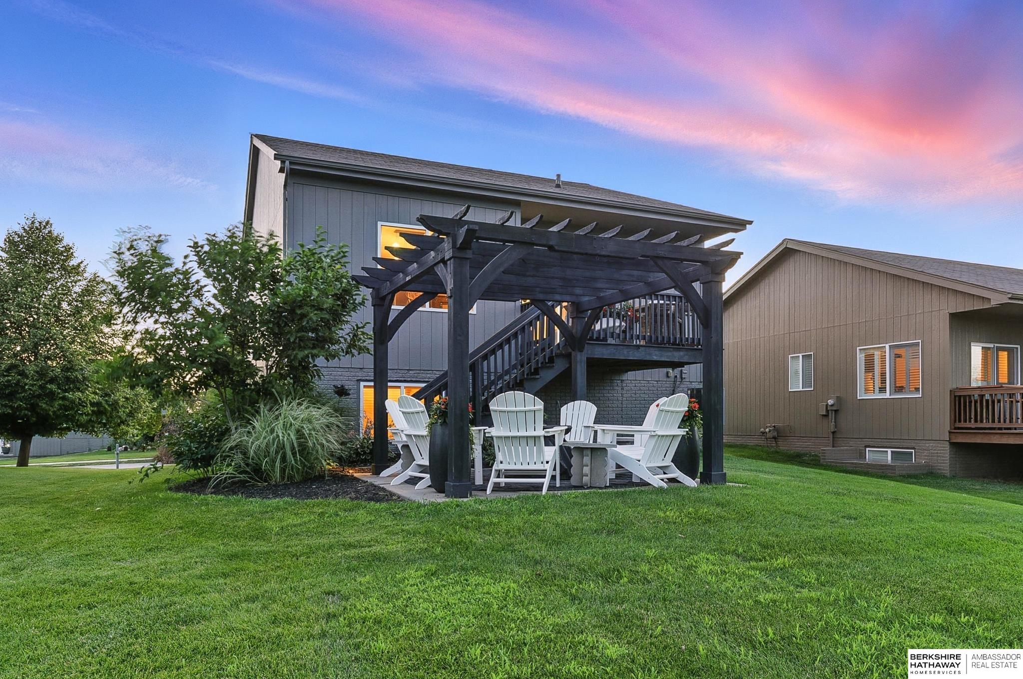 Omaha, Nebraska 68164, United States, 3 Bedrooms Bedrooms, ,2 BathroomsBathrooms,Residential,Pending,187522