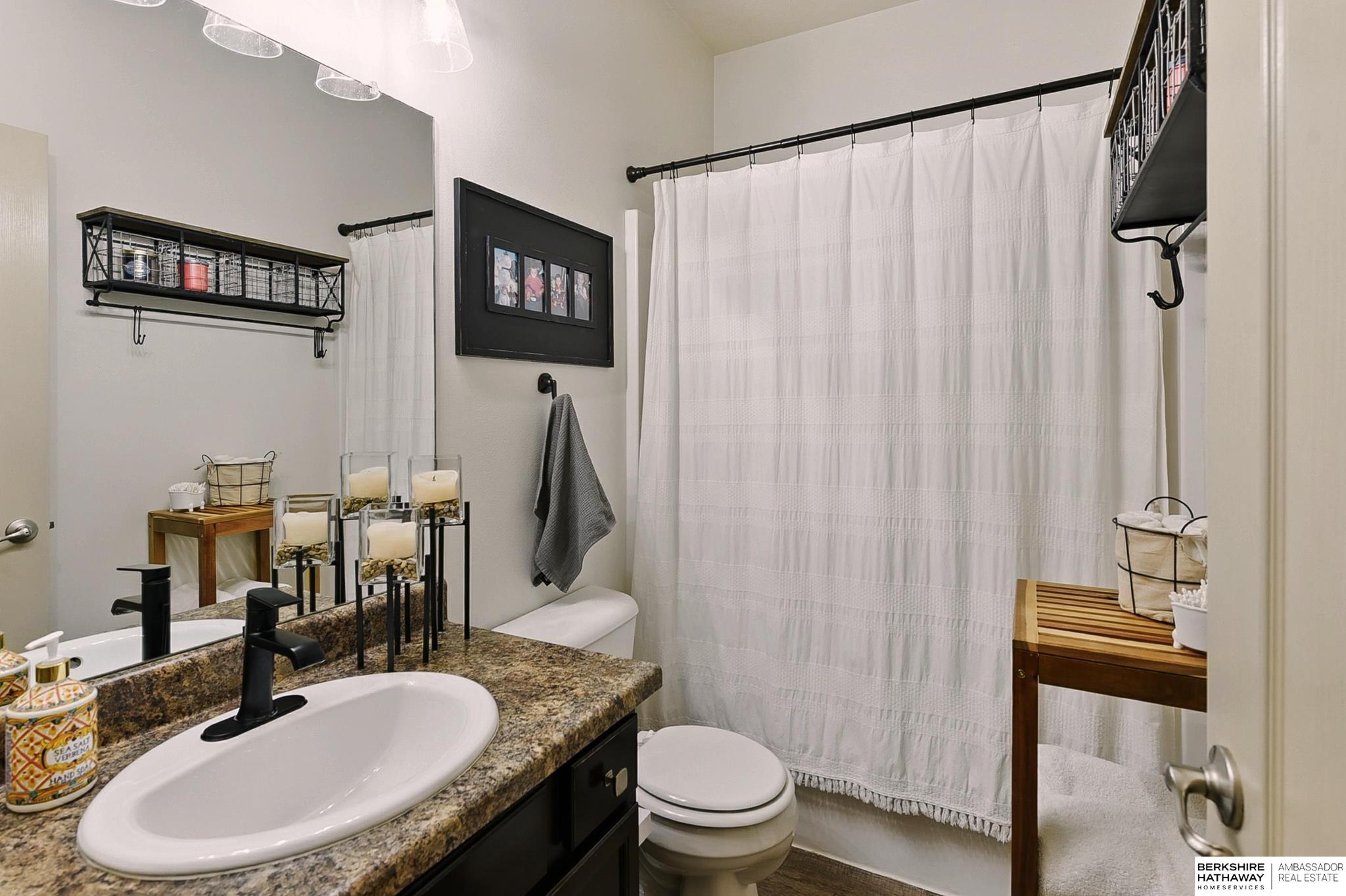 Omaha, Nebraska 68164, United States, 3 Bedrooms Bedrooms, ,2 BathroomsBathrooms,Residential,Pending,187522