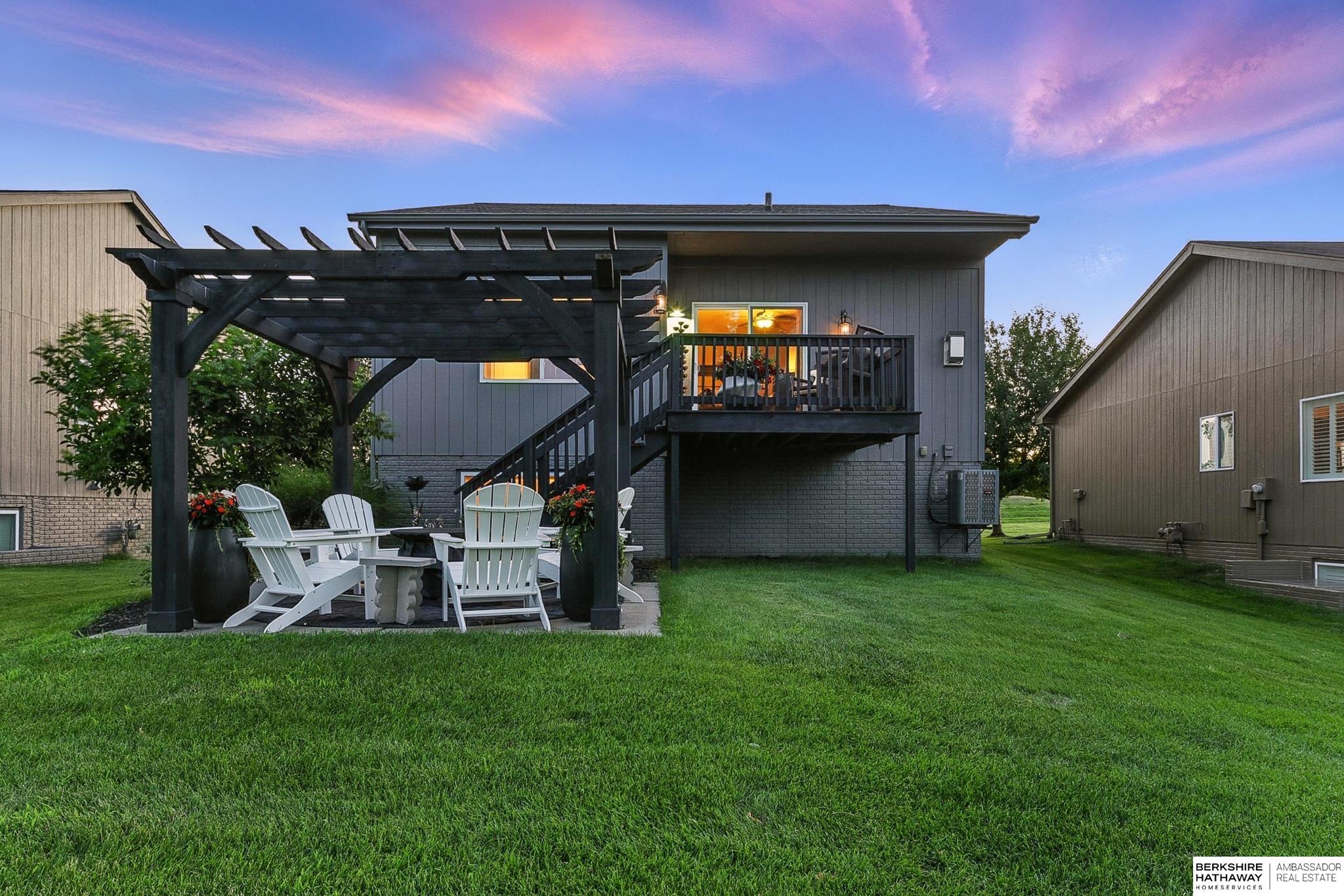 Omaha, Nebraska 68164, United States, 3 Bedrooms Bedrooms, ,2 BathroomsBathrooms,Residential,Pending,187522