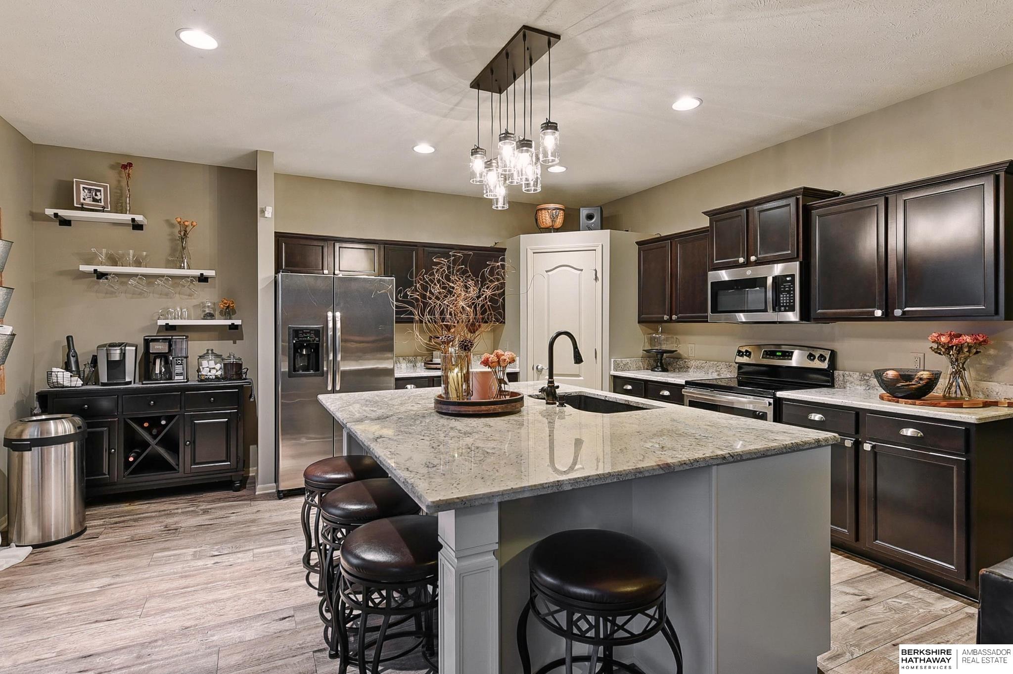 Omaha, Nebraska 68164, United States, 3 Bedrooms Bedrooms, ,2 BathroomsBathrooms,Residential,Pending,187522