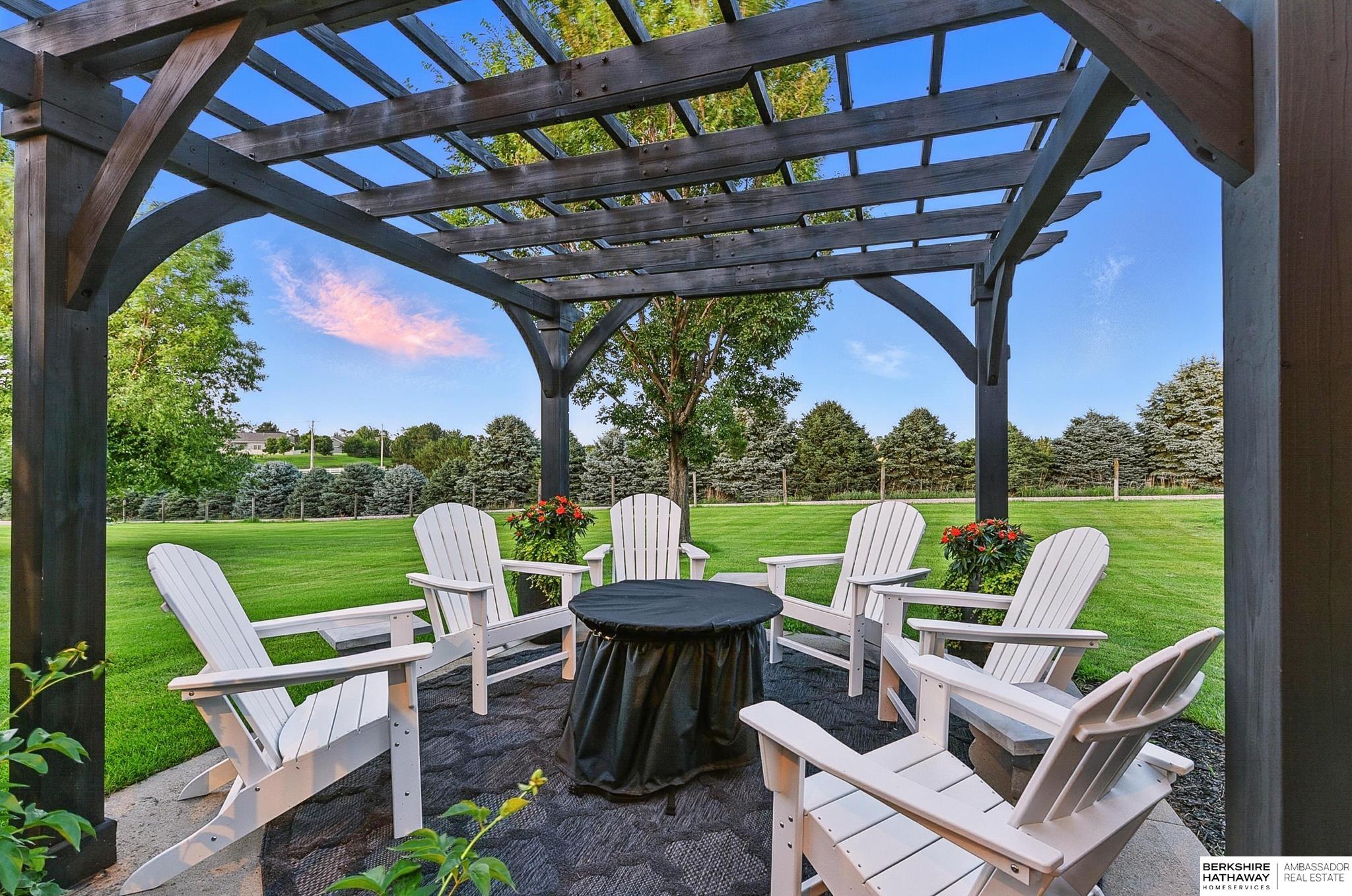 Omaha, Nebraska 68164, United States, 3 Bedrooms Bedrooms, ,2 BathroomsBathrooms,Residential,Pending,187522