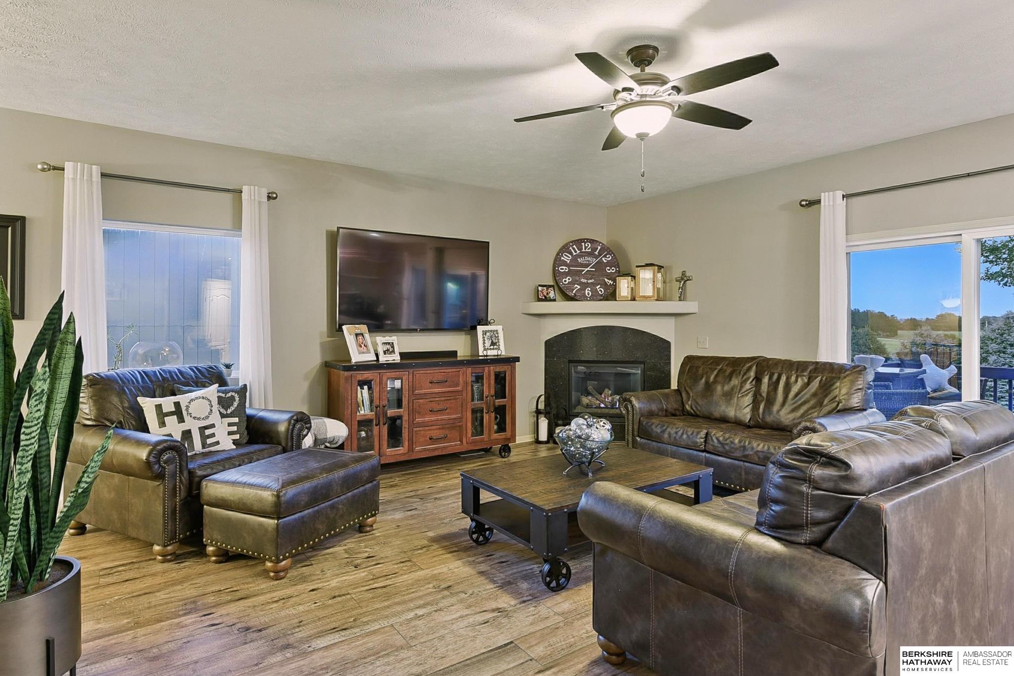 Omaha, Nebraska 68164, United States, 3 Bedrooms Bedrooms, ,2 BathroomsBathrooms,Residential,Pending,187522