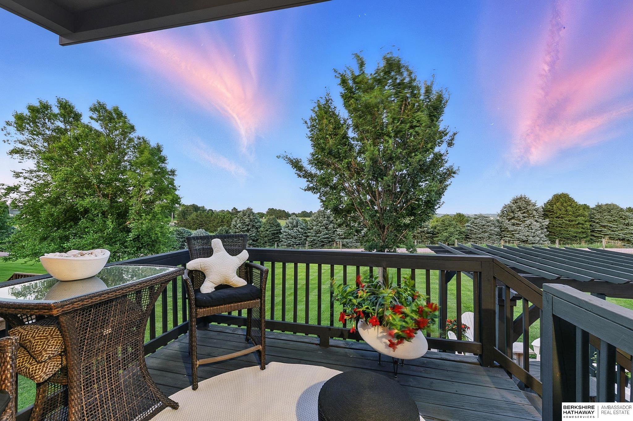 Omaha, Nebraska 68164, United States, 3 Bedrooms Bedrooms, ,2 BathroomsBathrooms,Residential,Pending,187522