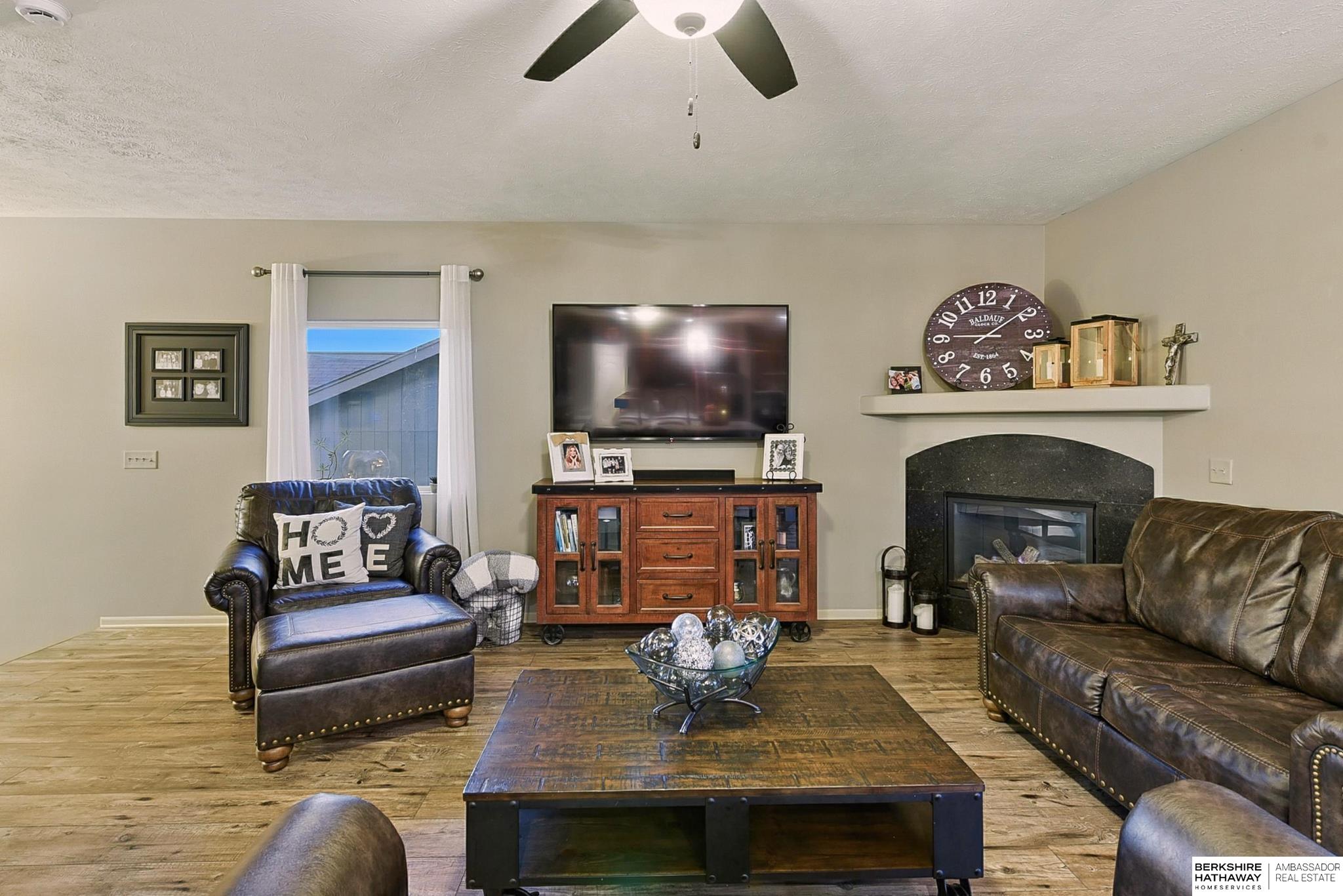 Omaha, Nebraska 68164, United States, 3 Bedrooms Bedrooms, ,2 BathroomsBathrooms,Residential,Pending,187522