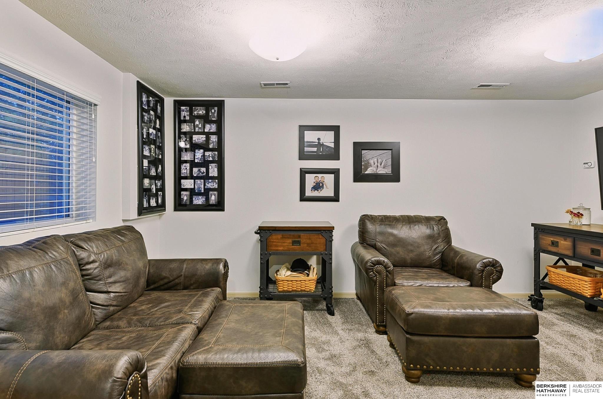 Omaha, Nebraska 68164, United States, 3 Bedrooms Bedrooms, ,2 BathroomsBathrooms,Residential,Pending,187522