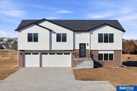 Photo of 5024 N 35Th Court, Lincoln, NE 68504 (MLS # 22603795)