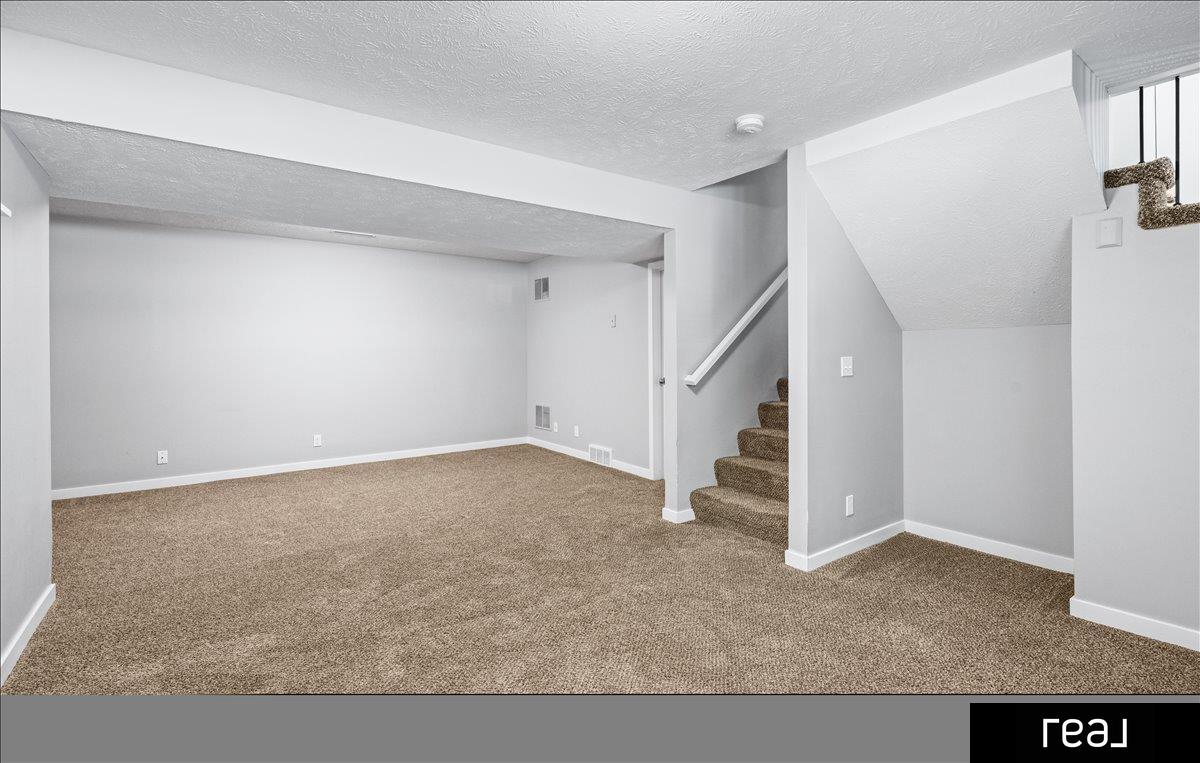 Omaha, Nebraska 68164, United States, 3 Bedrooms Bedrooms, ,2 BathroomsBathrooms,Residential,Active,177998