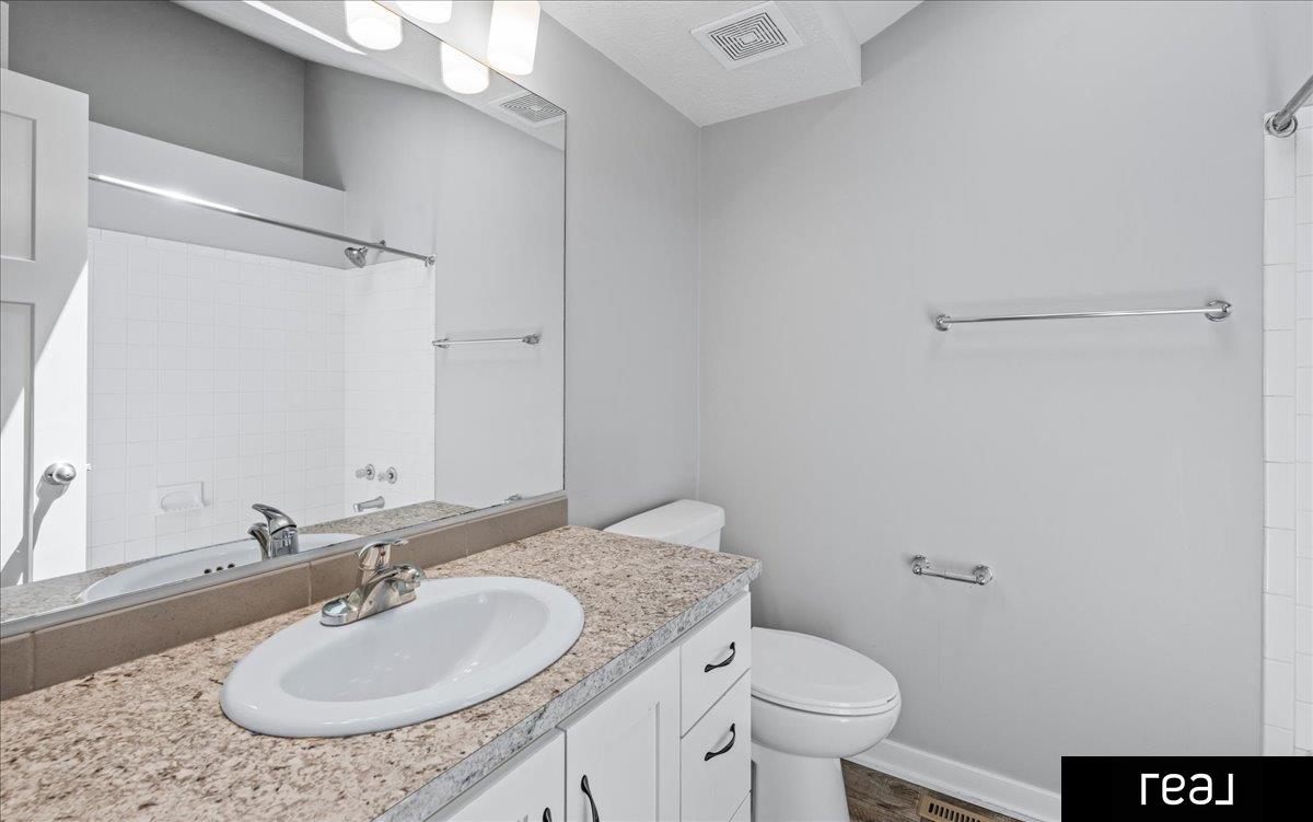 Omaha, Nebraska 68164, United States, 3 Bedrooms Bedrooms, ,2 BathroomsBathrooms,Residential,Active,177998