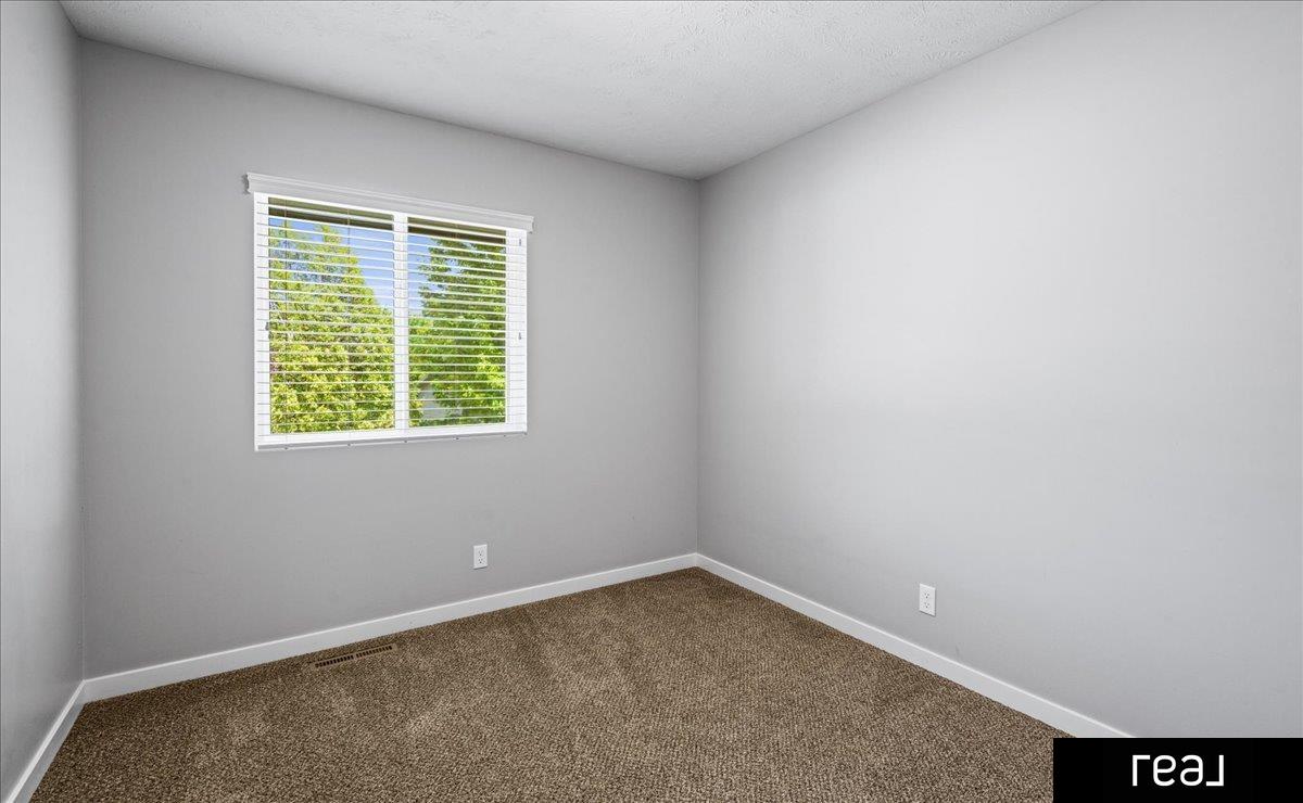 Omaha, Nebraska 68164, United States, 3 Bedrooms Bedrooms, ,2 BathroomsBathrooms,Residential,Active,177998