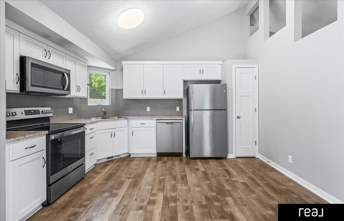 Omaha, Nebraska 68164, United States, 3 Bedrooms Bedrooms, ,2 BathroomsBathrooms,Residential,Active,177998