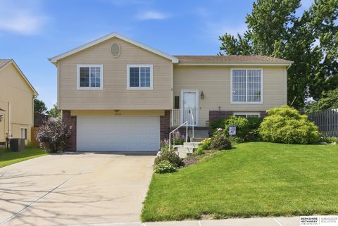 Photo of 15453 Binney Street, Omaha, NE 68116 (MLS # 22617891)