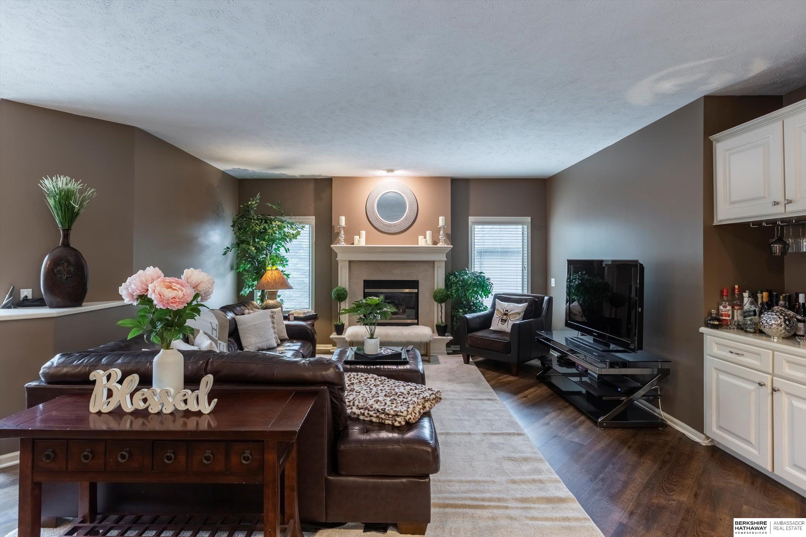 Omaha, Nebraska 68130, United States, 4 Bedrooms Bedrooms, ,4 BathroomsBathrooms,Residential,Active,212571