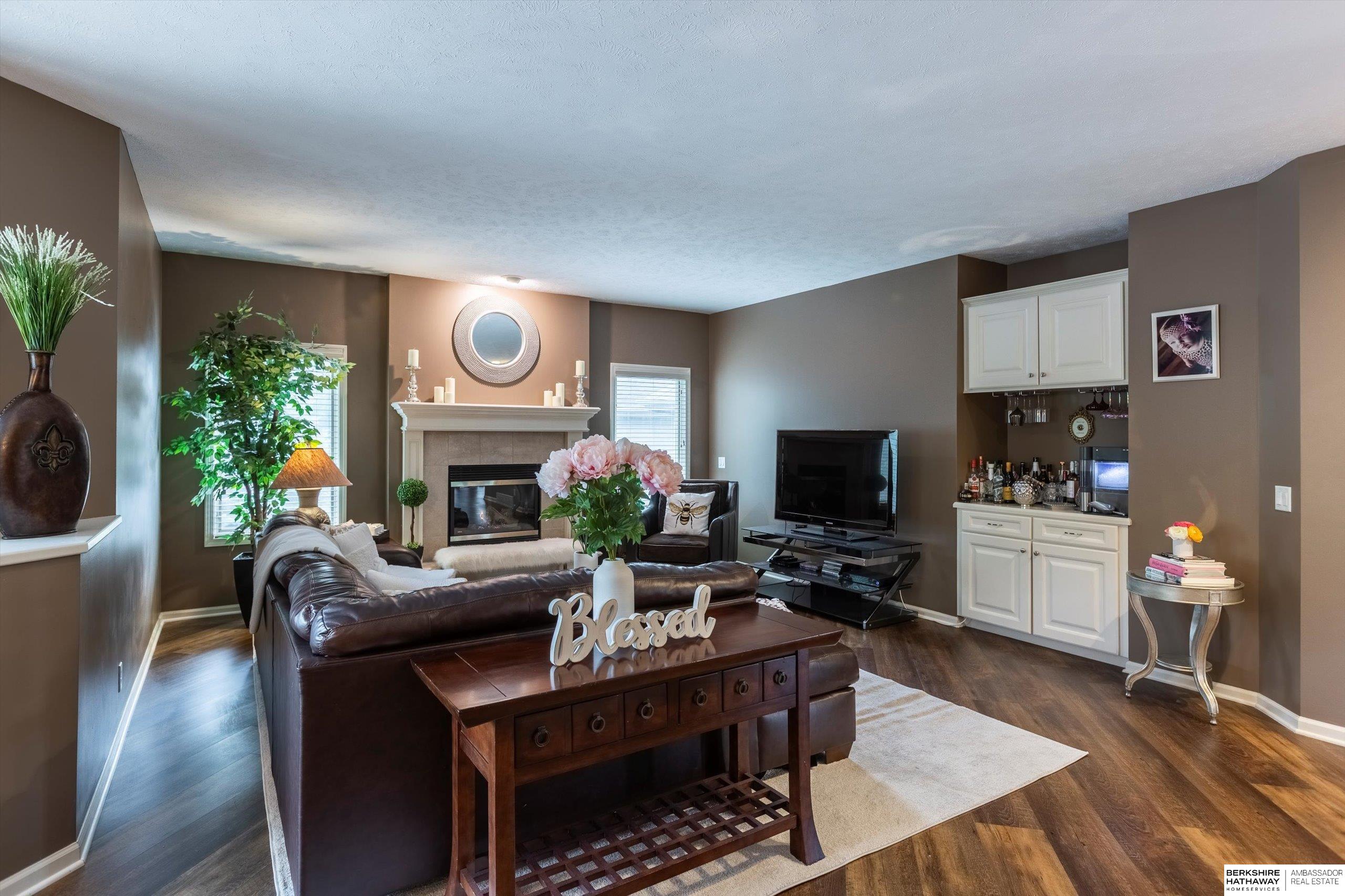 Omaha, Nebraska 68130, United States, 4 Bedrooms Bedrooms, ,4 BathroomsBathrooms,Residential,Active,212571