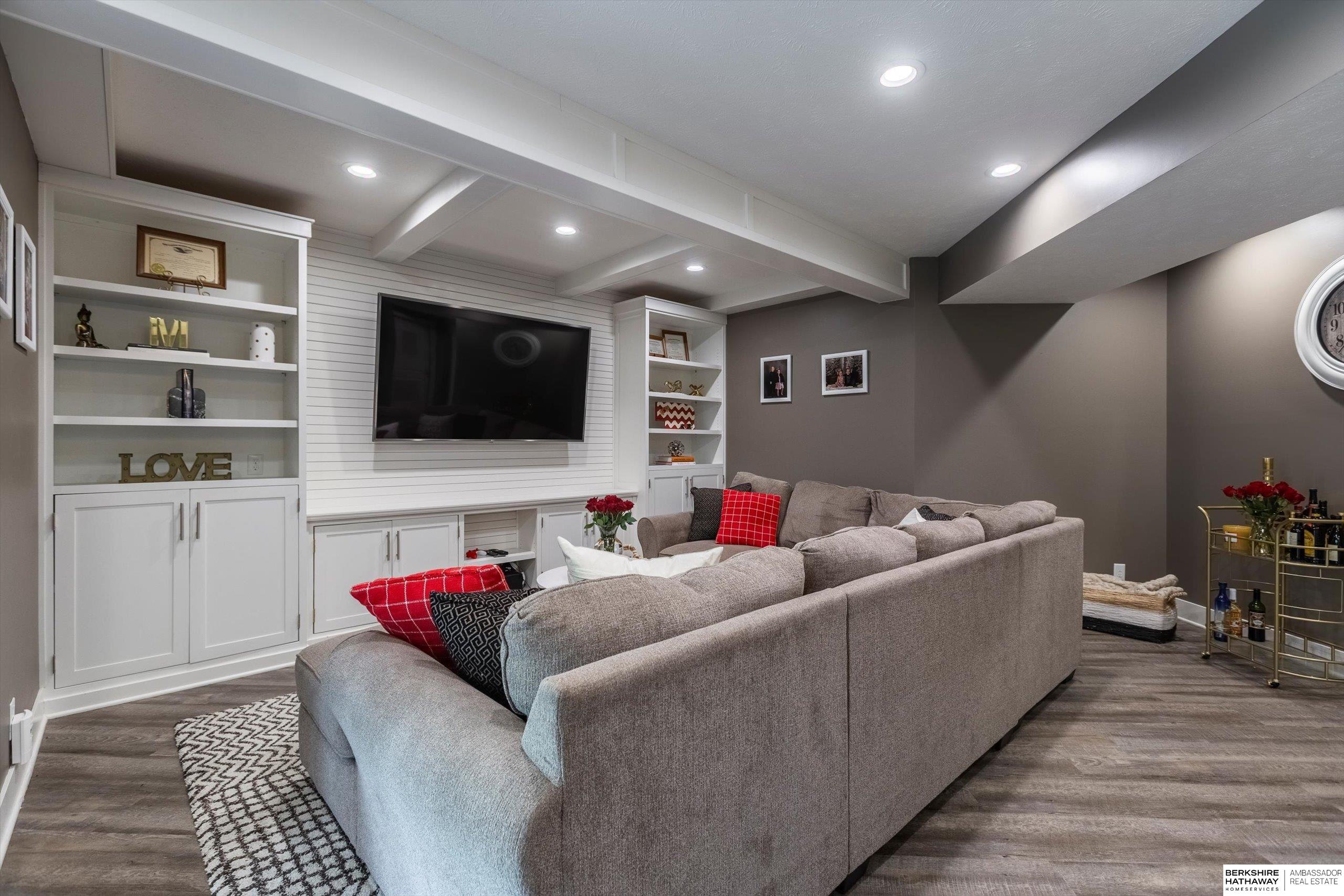 Omaha, Nebraska 68130, United States, 4 Bedrooms Bedrooms, ,4 BathroomsBathrooms,Residential,Active,212571