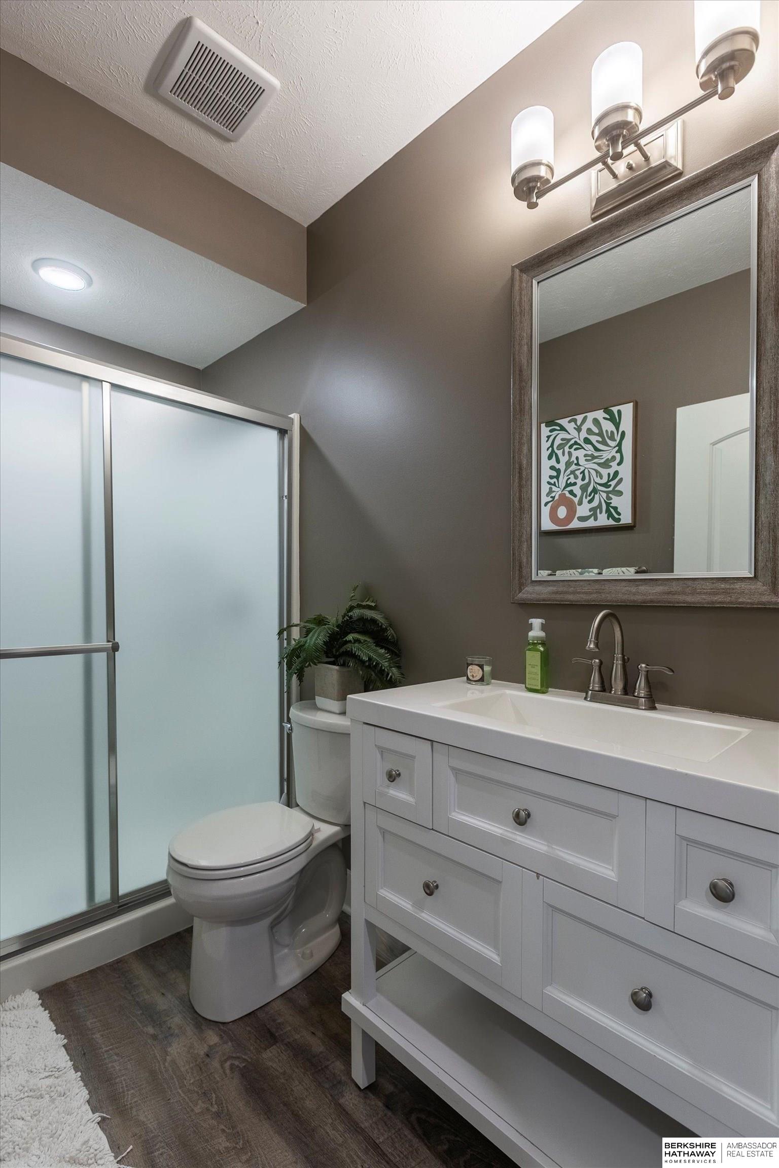 Omaha, Nebraska 68130, United States, 4 Bedrooms Bedrooms, ,4 BathroomsBathrooms,Residential,Active,212571