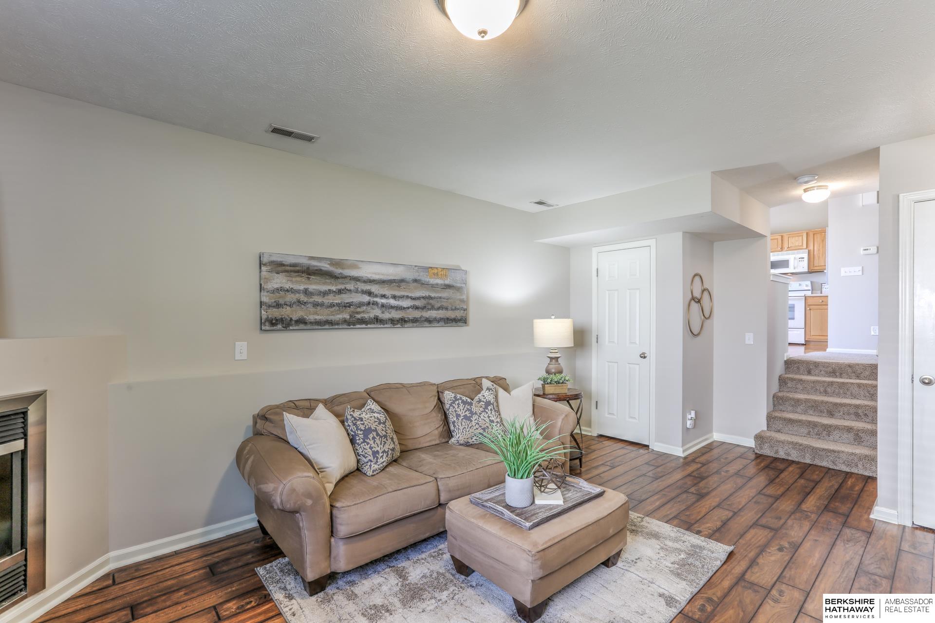 Omaha, Nebraska 68136, United States, 3 Bedrooms Bedrooms, ,4 BathroomsBathrooms,Residential,Pending,131362