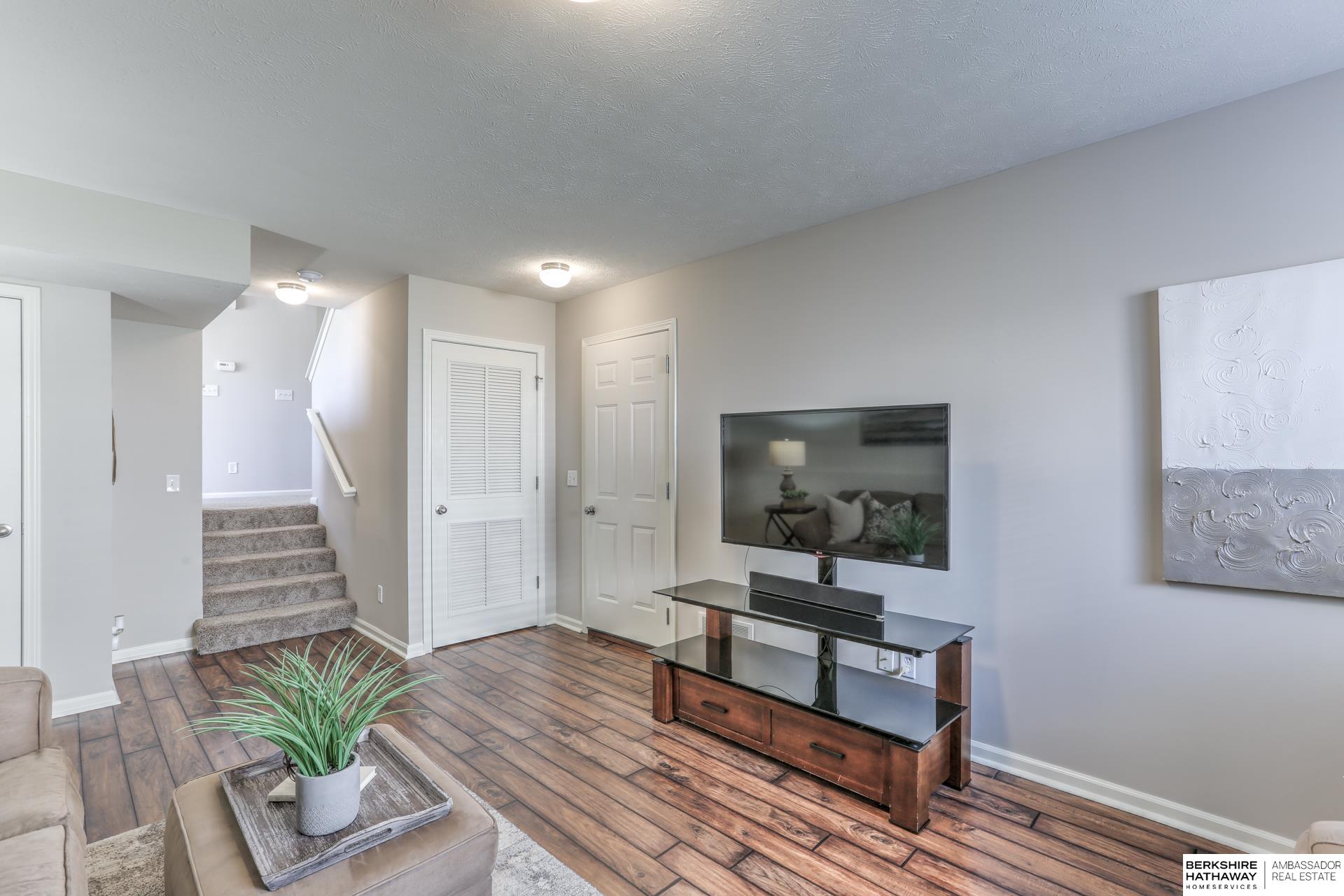 Omaha, Nebraska 68136, United States, 3 Bedrooms Bedrooms, ,4 BathroomsBathrooms,Residential,Pending,131362