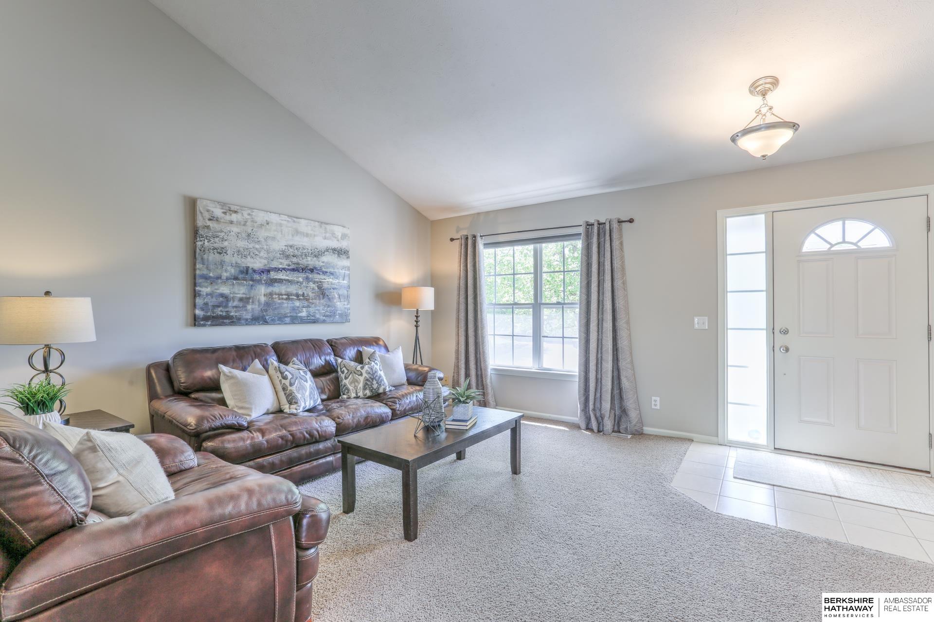 Omaha, Nebraska 68136, United States, 3 Bedrooms Bedrooms, ,4 BathroomsBathrooms,Residential,Pending,131362