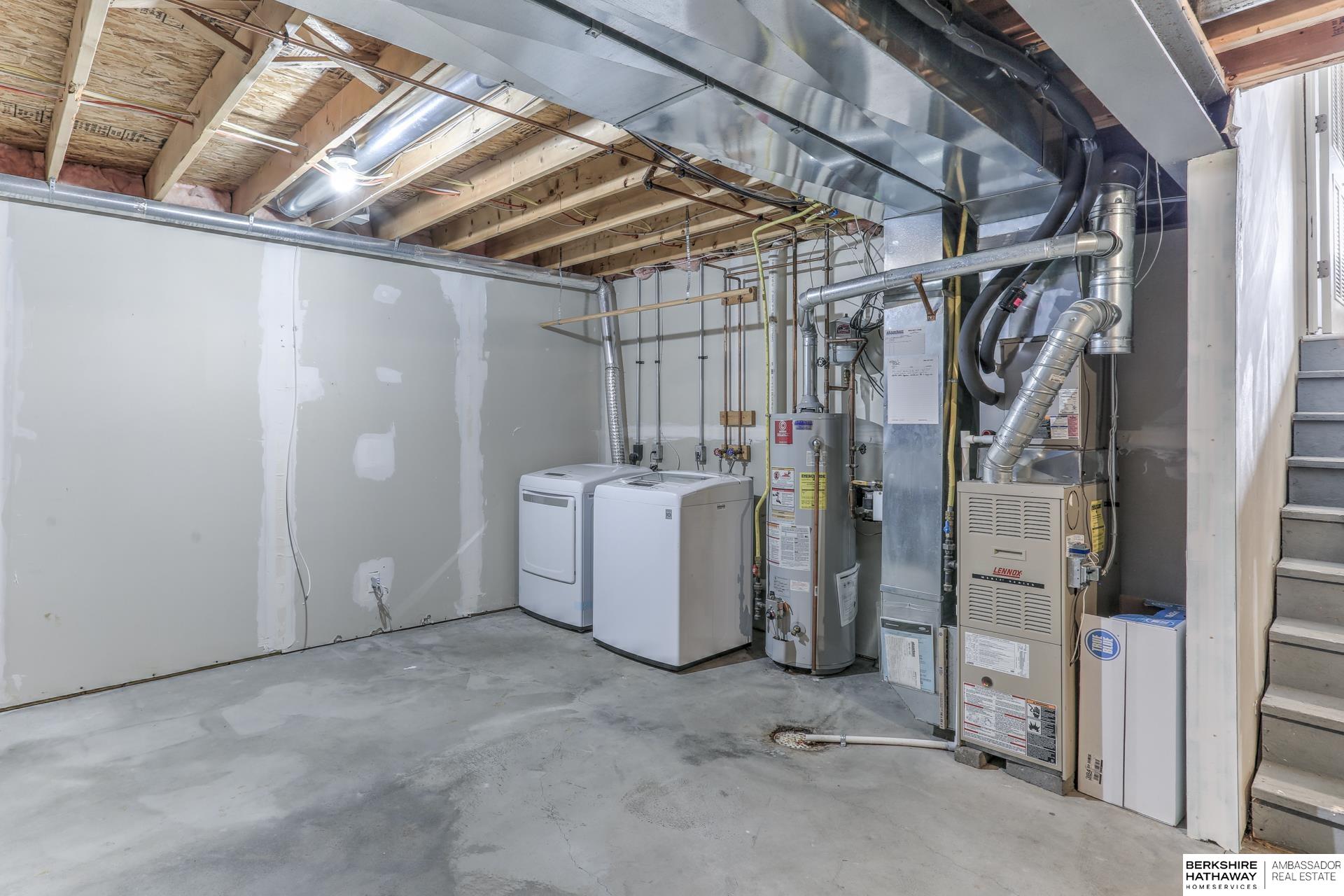 Omaha, Nebraska 68136, United States, 3 Bedrooms Bedrooms, ,4 BathroomsBathrooms,Residential,Pending,131362