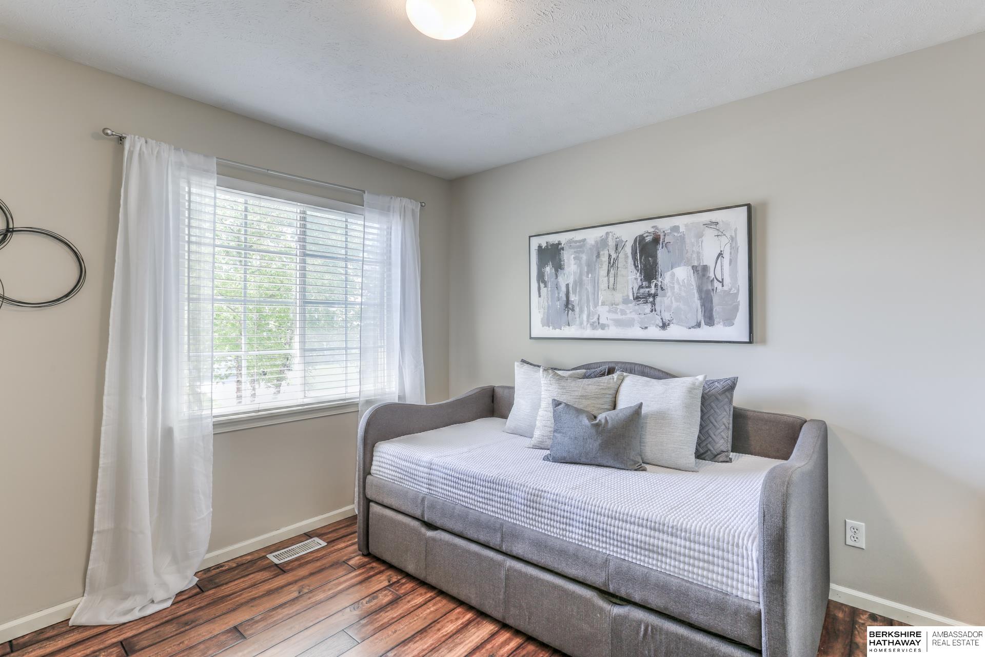 Omaha, Nebraska 68136, United States, 3 Bedrooms Bedrooms, ,4 BathroomsBathrooms,Residential,Pending,131362