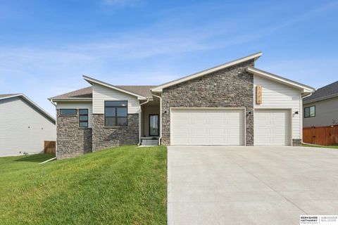 Photo of 2116 Gindy Drive, Bellevue, NE 68147 (MLS # 22535015)