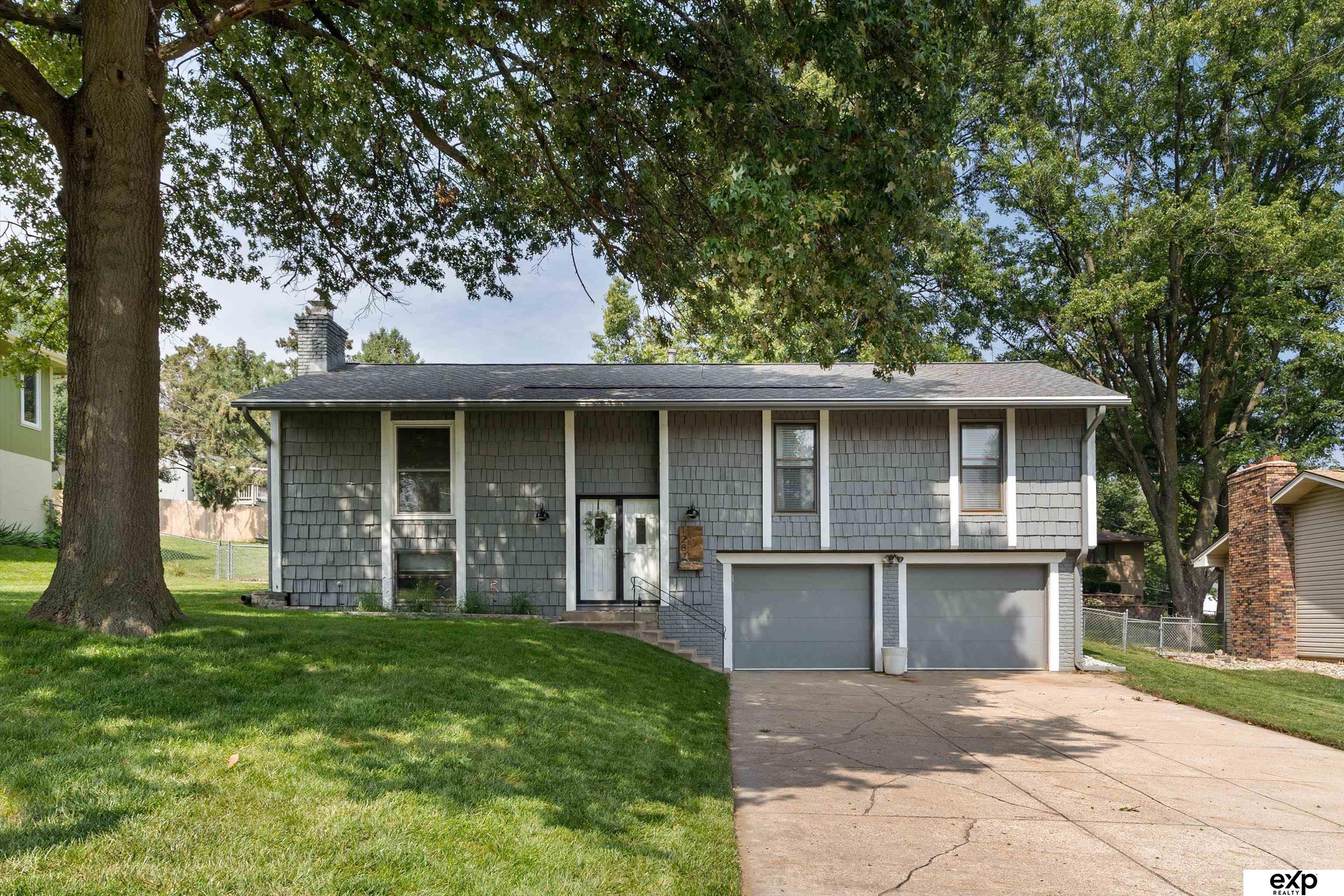 Omaha, Nebraska 68130, United States, 3 Bedrooms Bedrooms, ,2 BathroomsBathrooms,Residential,Pending,204791