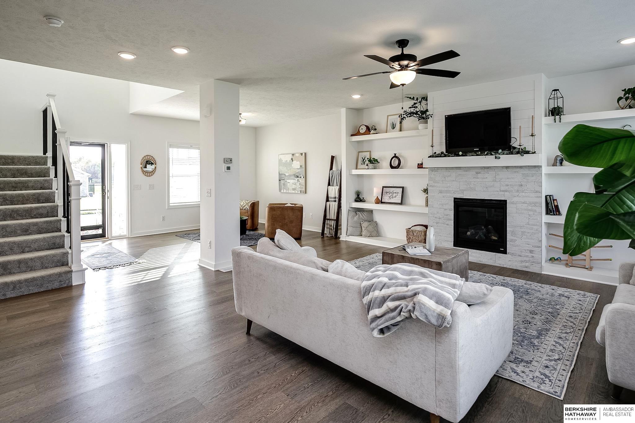 Elkhorn, Nebraska 68022, United States, 4 Bedrooms Bedrooms, ,3 BathroomsBathrooms,Residential,Active,230287