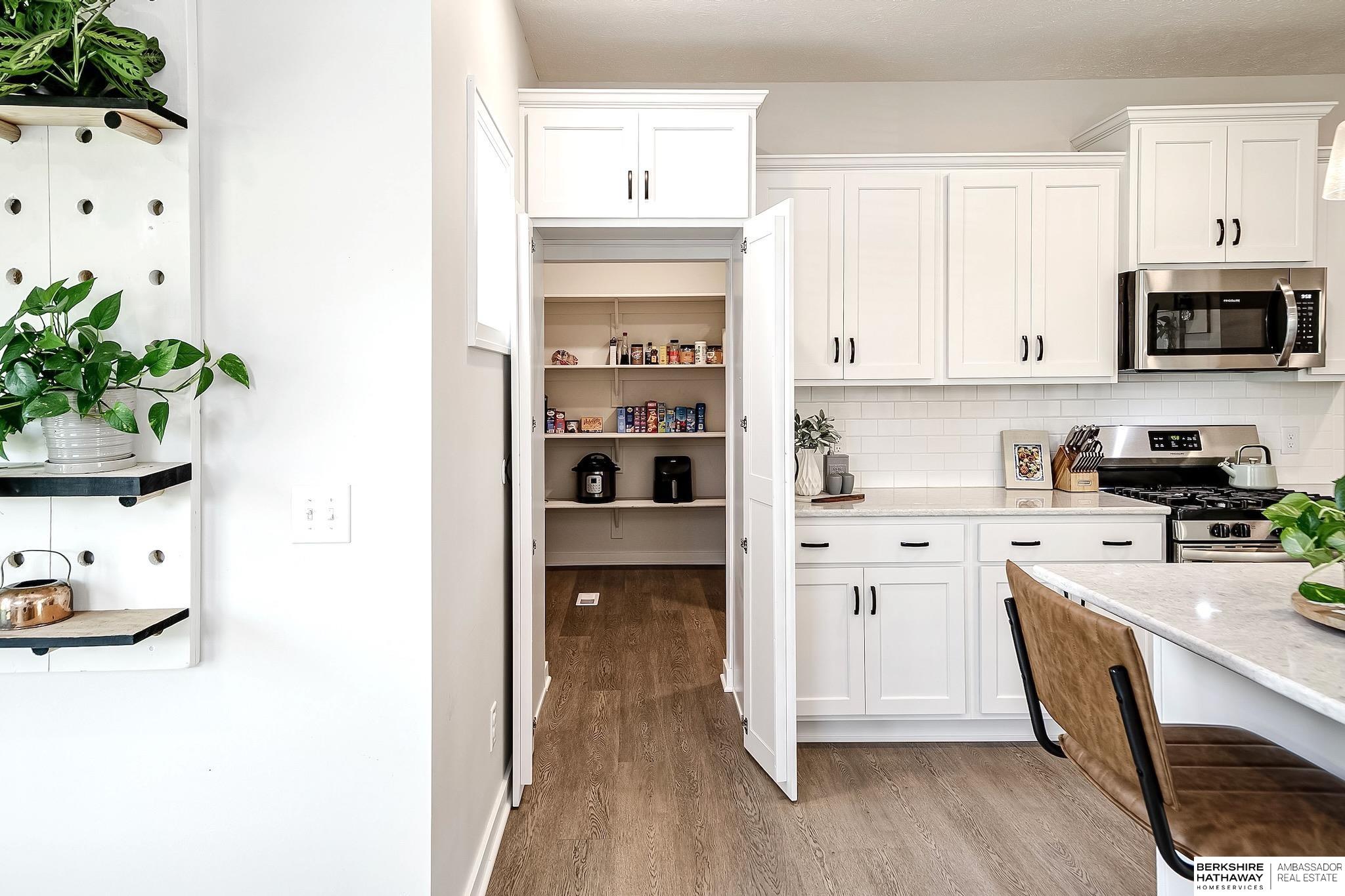 Elkhorn, Nebraska 68022, United States, 4 Bedrooms Bedrooms, ,3 BathroomsBathrooms,Residential,Active,230287