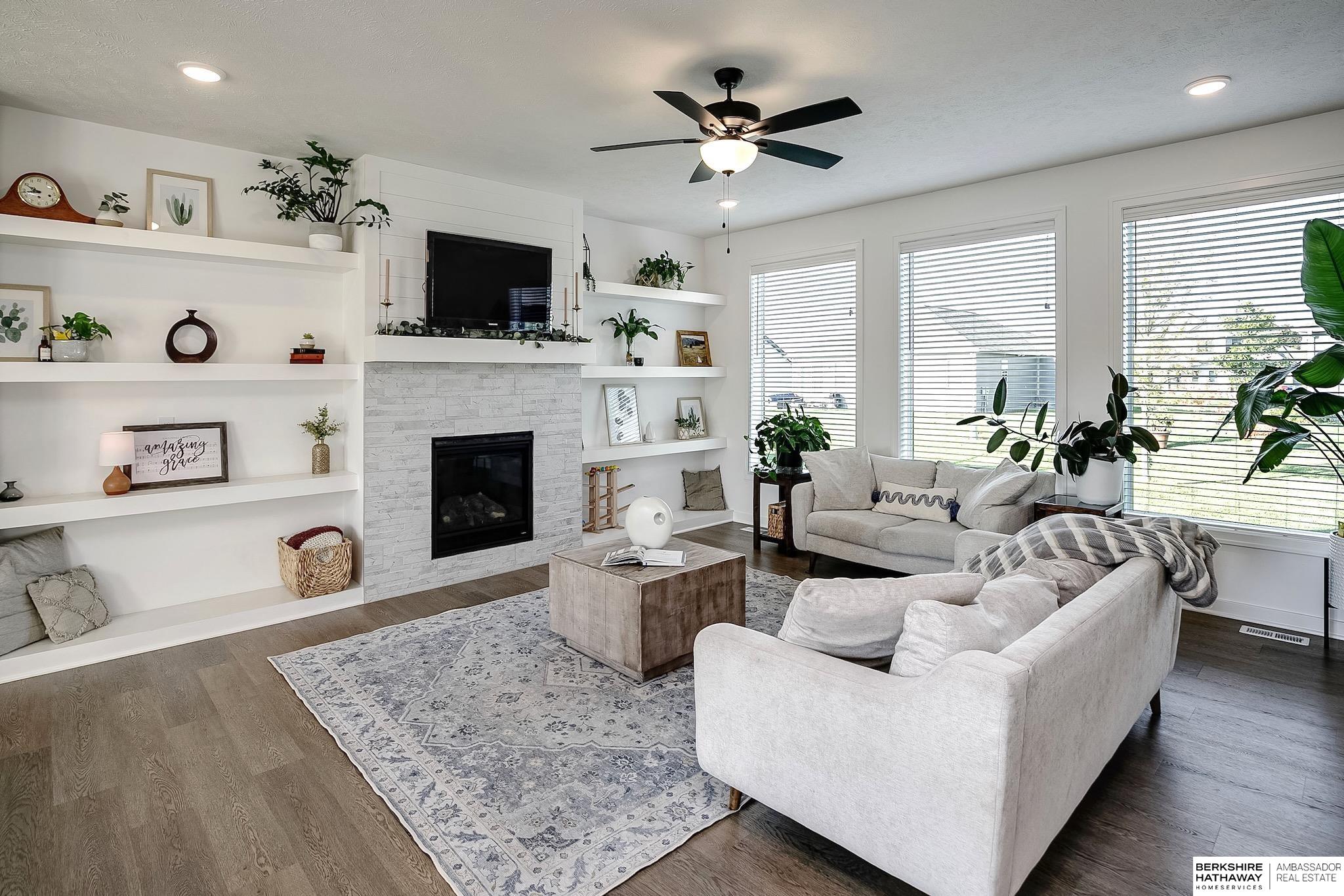 Elkhorn, Nebraska 68022, United States, 4 Bedrooms Bedrooms, ,3 BathroomsBathrooms,Residential,Active,230287