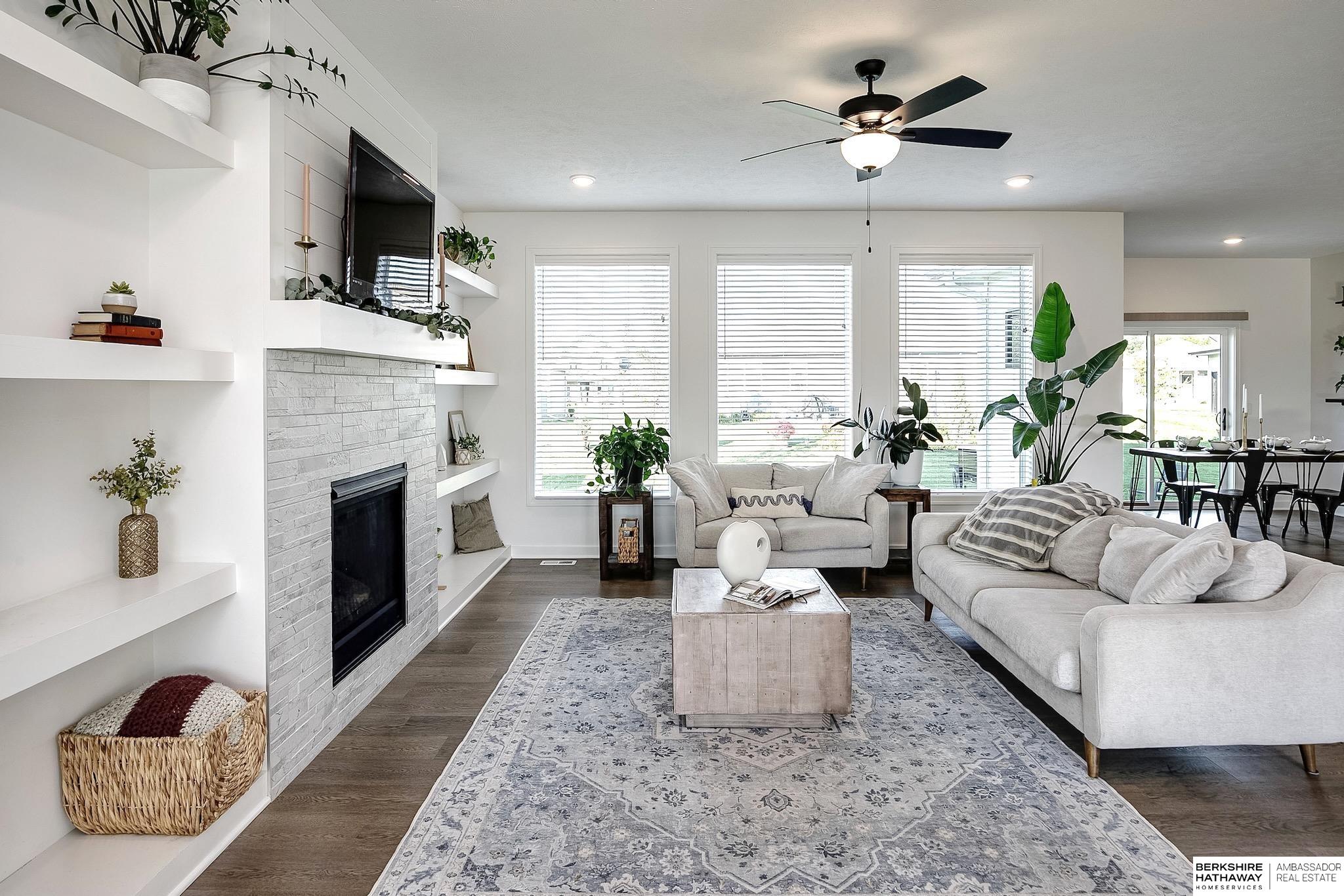 Elkhorn, Nebraska 68022, United States, 4 Bedrooms Bedrooms, ,3 BathroomsBathrooms,Residential,Active,230287