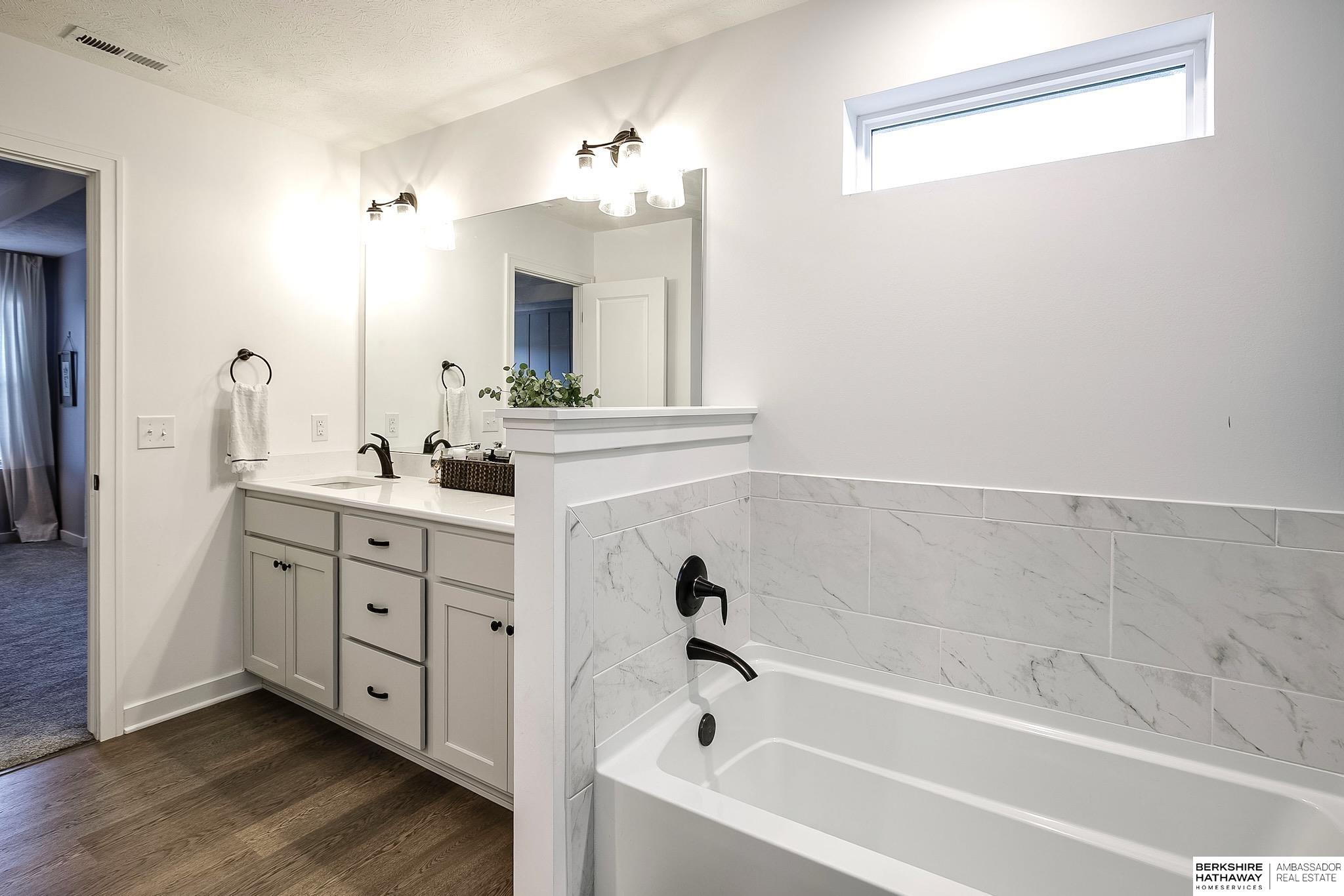 Elkhorn, Nebraska 68022, United States, 4 Bedrooms Bedrooms, ,3 BathroomsBathrooms,Residential,Active,230287