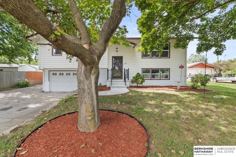 Photo of 4608 N 90th Street, Omaha, NE 68134 (MLS # 22626332)