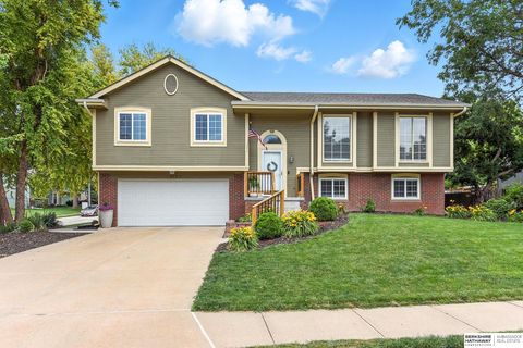 Photo of 6727 N 110 Street, Omaha, NE 68164 (MLS # 22535280)