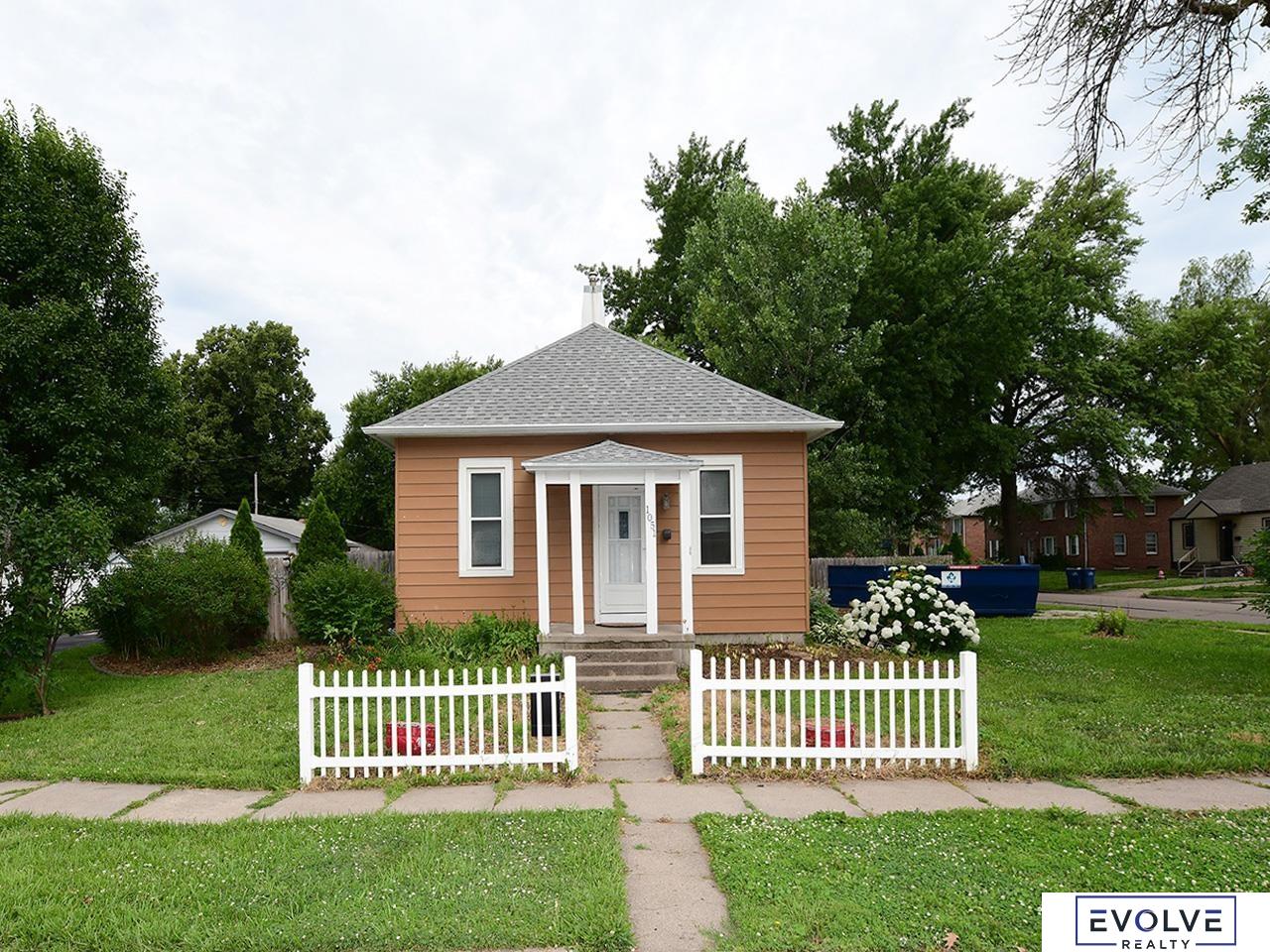 1051 N L Street
