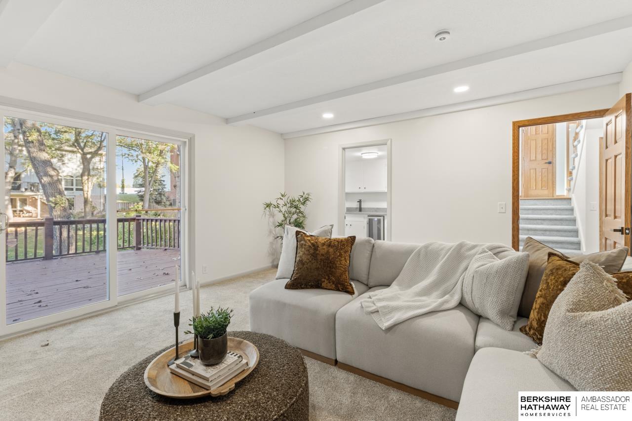 Omaha, Nebraska 68124, United States, 4 Bedrooms Bedrooms, ,2 BathroomsBathrooms,Residential,Active,233588