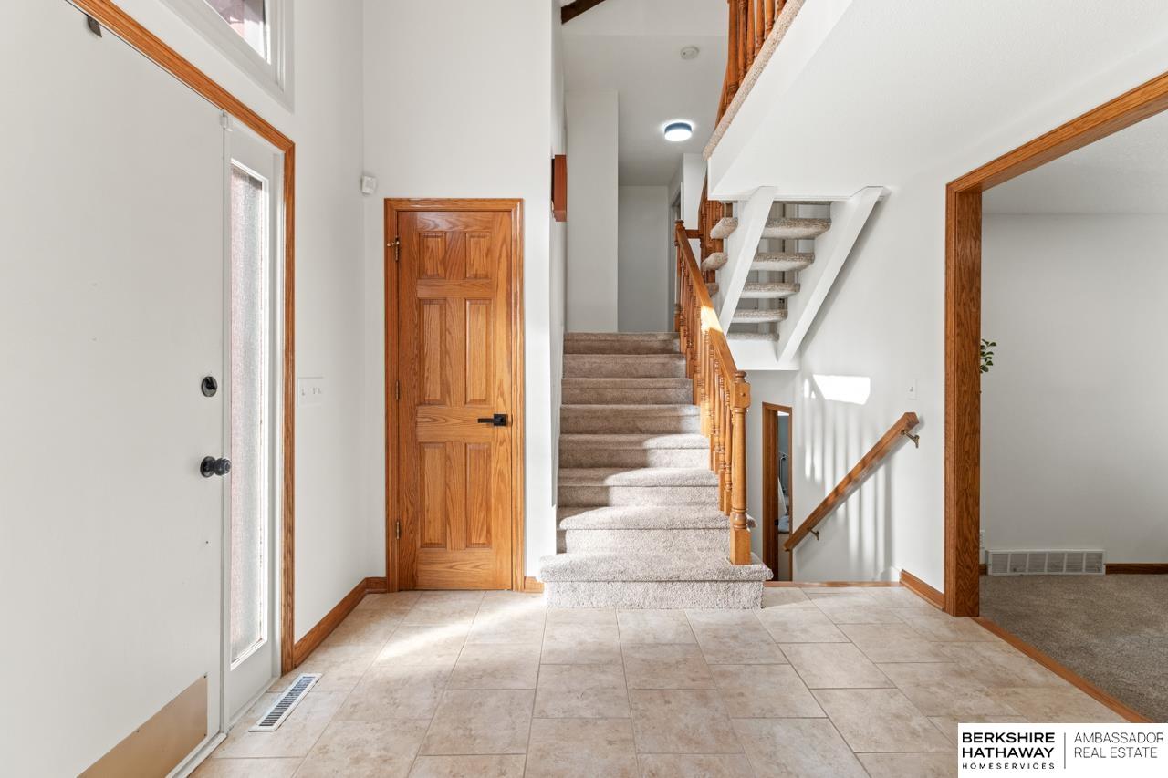 Omaha, Nebraska 68124, United States, 4 Bedrooms Bedrooms, ,2 BathroomsBathrooms,Residential,Active,233588