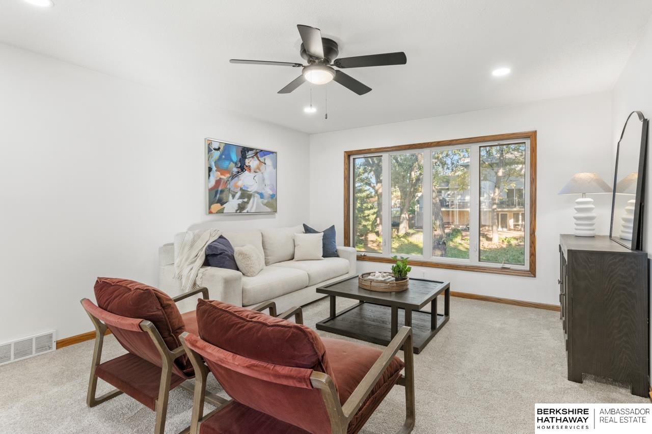 Omaha, Nebraska 68124, United States, 4 Bedrooms Bedrooms, ,2 BathroomsBathrooms,Residential,Active,233588