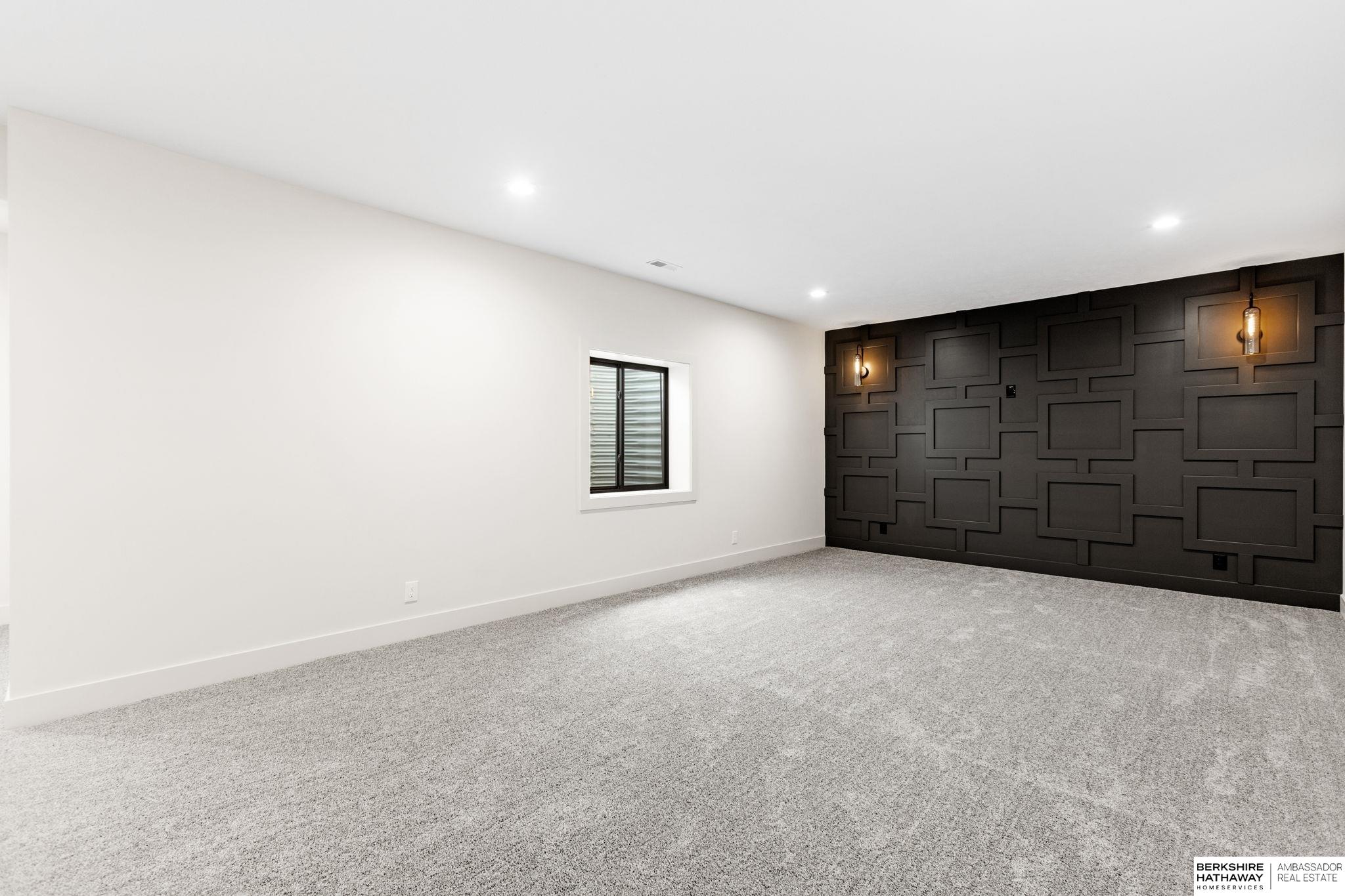 Elkhorn, Nebraska 68022, United States, 5 Bedrooms Bedrooms, ,3 BathroomsBathrooms,Residential,Active,228813