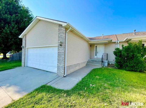 Photo of 6804 Whitewater Lane, Lincoln, NE 68521 (MLS # 22601308)