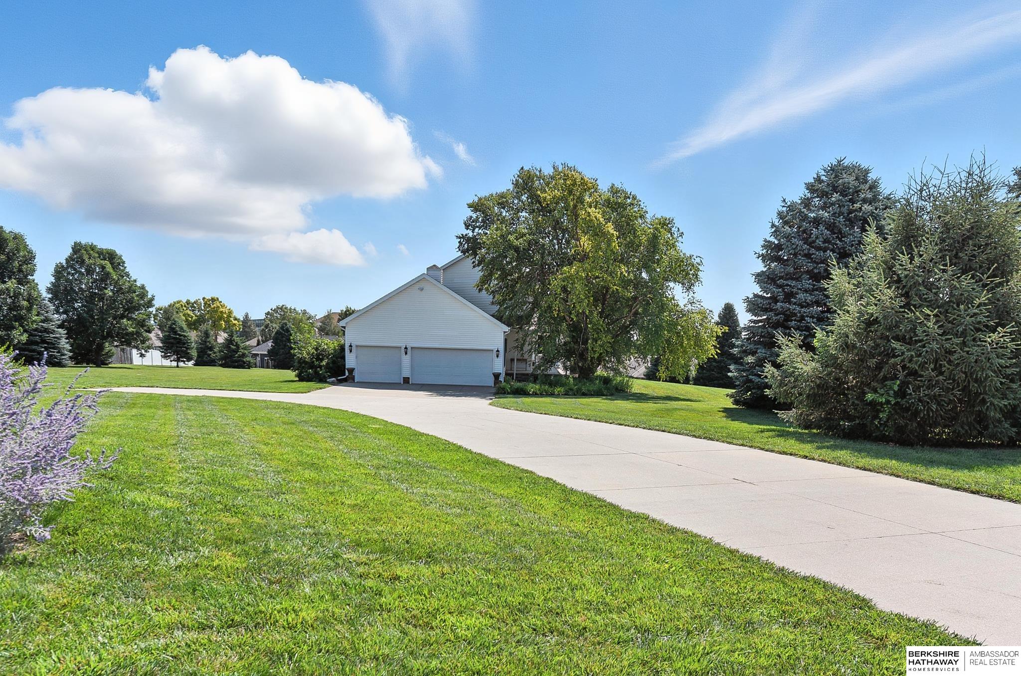 Bennington, Nebraska 68007, United States, 4 Bedrooms Bedrooms, ,4 BathroomsBathrooms,Residential,Active,174553