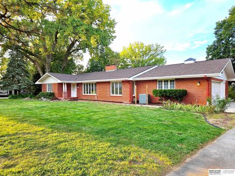 Photo of 1210 Dorsey Street, Beatrice, NE 68310 (MLS # 22602087)