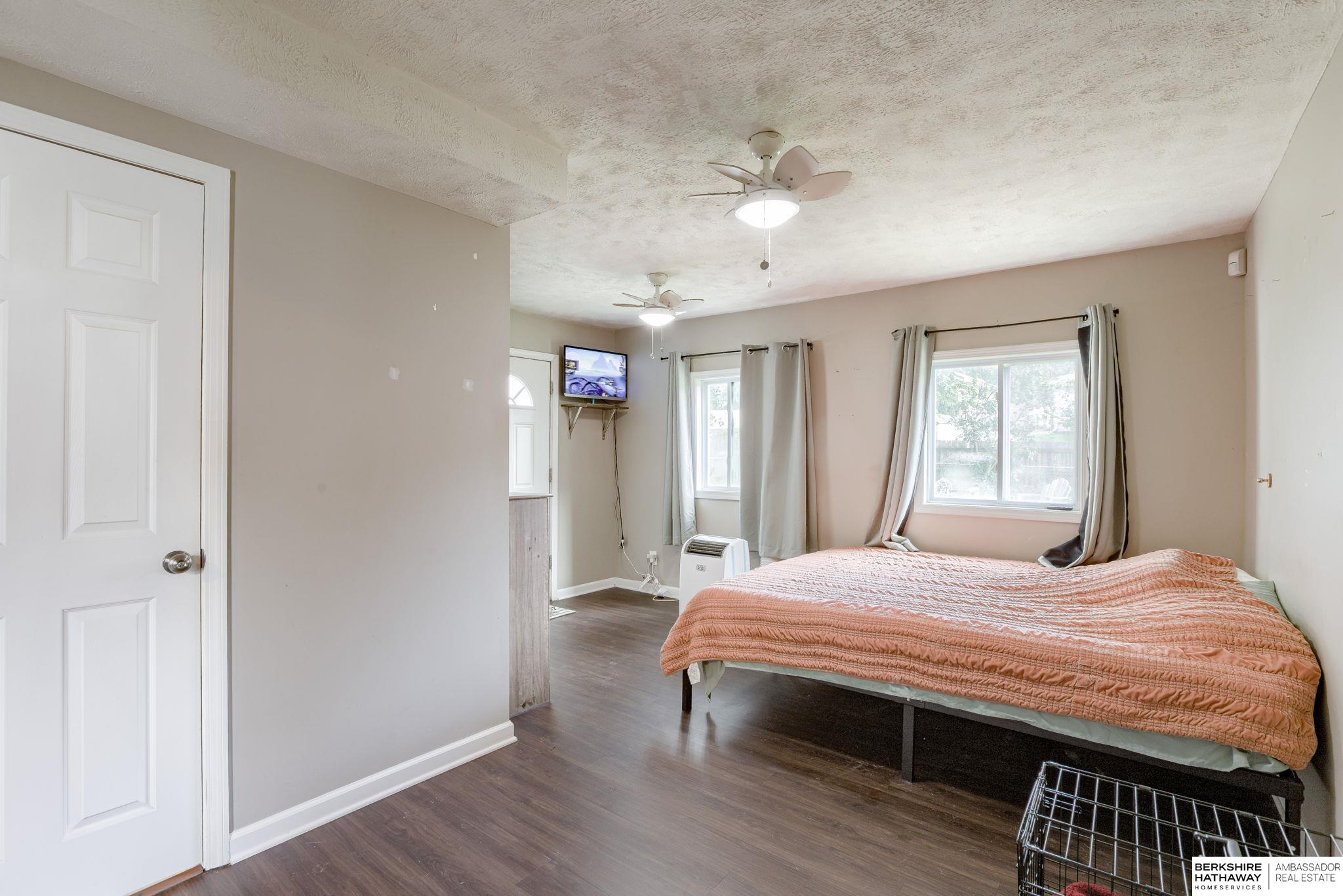 Omaha, Nebraska 68132, United States, 3 Bedrooms Bedrooms, ,2 BathroomsBathrooms,Residential,Pending,190379