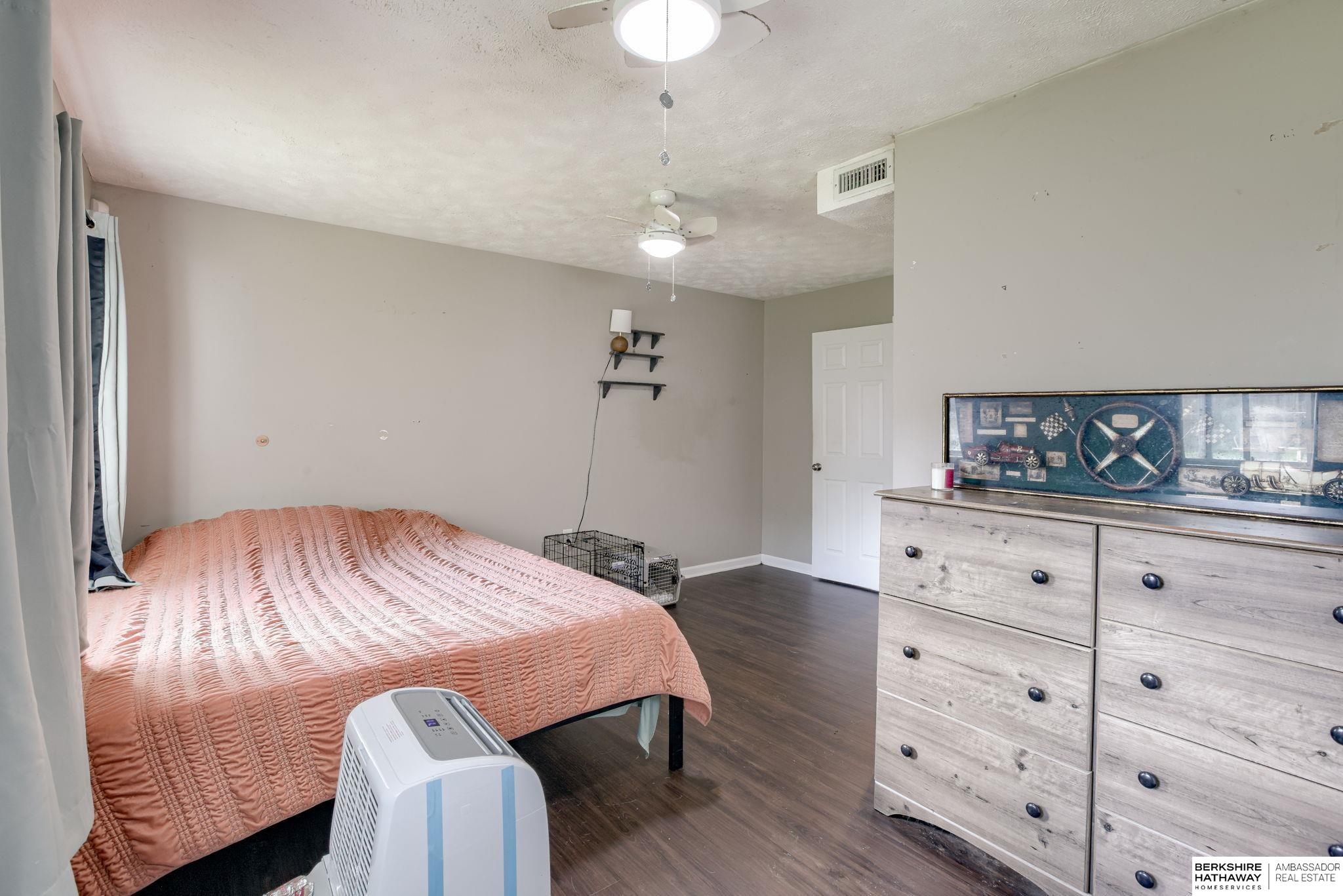 Omaha, Nebraska 68132, United States, 3 Bedrooms Bedrooms, ,2 BathroomsBathrooms,Residential,Pending,190379