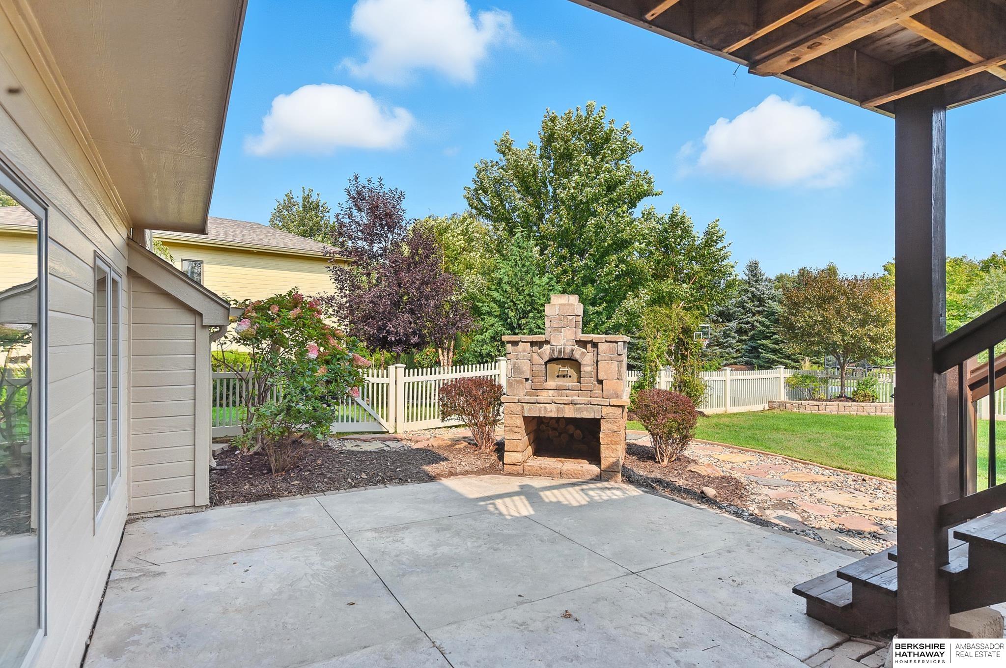 Gretna, Nebraska 68028, United States, 4 Bedrooms Bedrooms, ,4 BathroomsBathrooms,Residential,Pending,205445