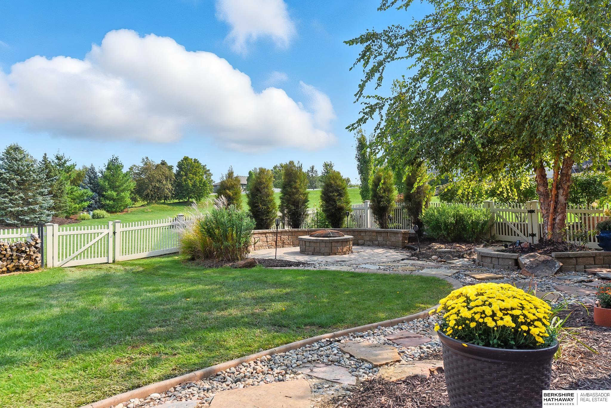 Gretna, Nebraska 68028, United States, 4 Bedrooms Bedrooms, ,4 BathroomsBathrooms,Residential,Pending,205445