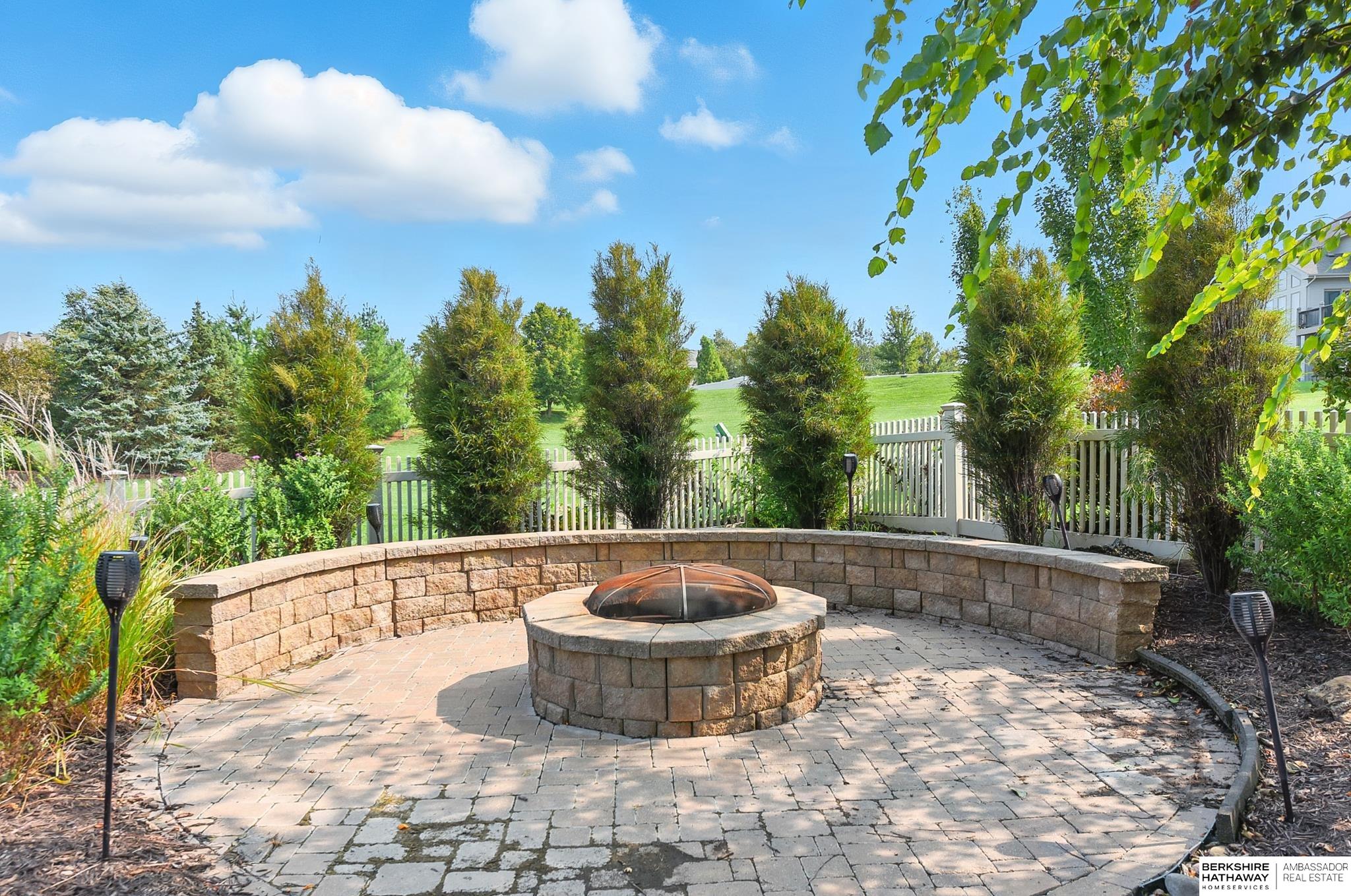 Gretna, Nebraska 68028, United States, 4 Bedrooms Bedrooms, ,4 BathroomsBathrooms,Residential,Pending,205445